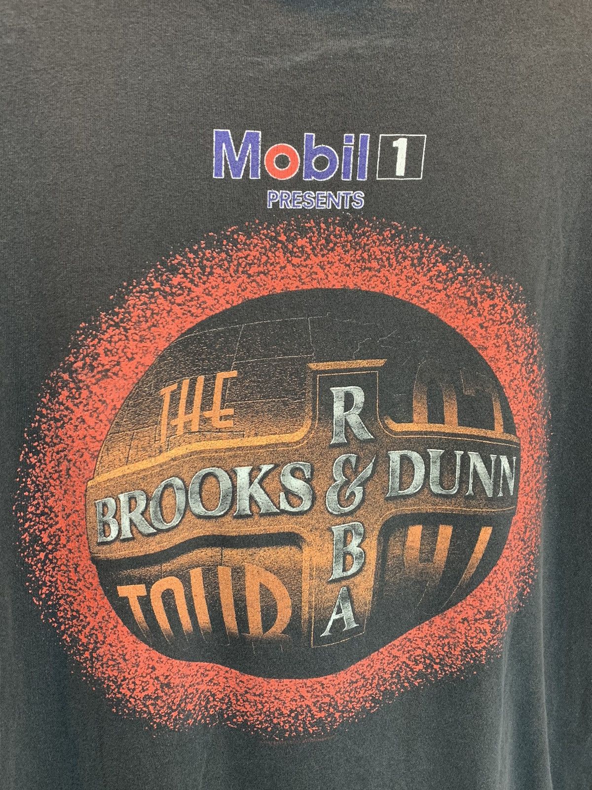 Band Tees *RARE* Vintage 90’s Brooks Dunn Reba Tour Art Band T-Shirt Size US XL / EU 56 / 4 - 4 Thumbnail