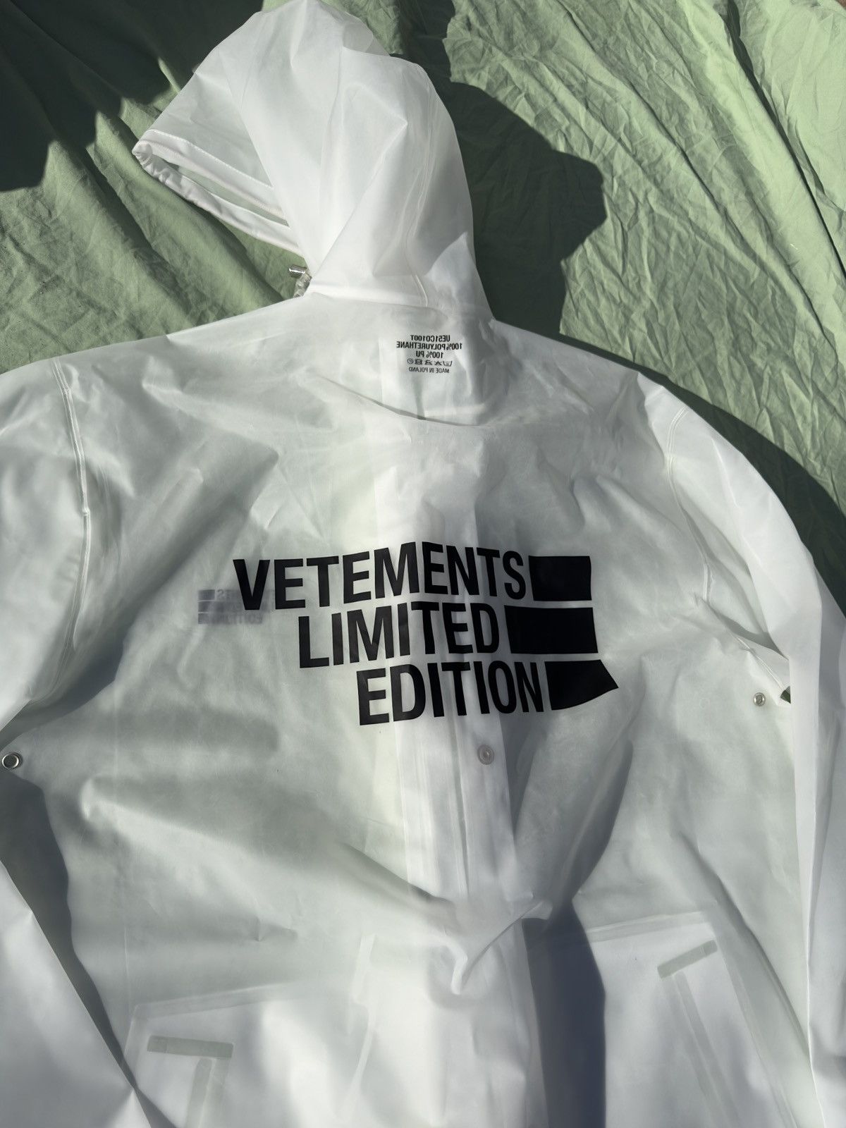 Vetements Vetements Limited Edition transparent raincoat Size US XXL / EU 58 / 5 - 9 Thumbnail