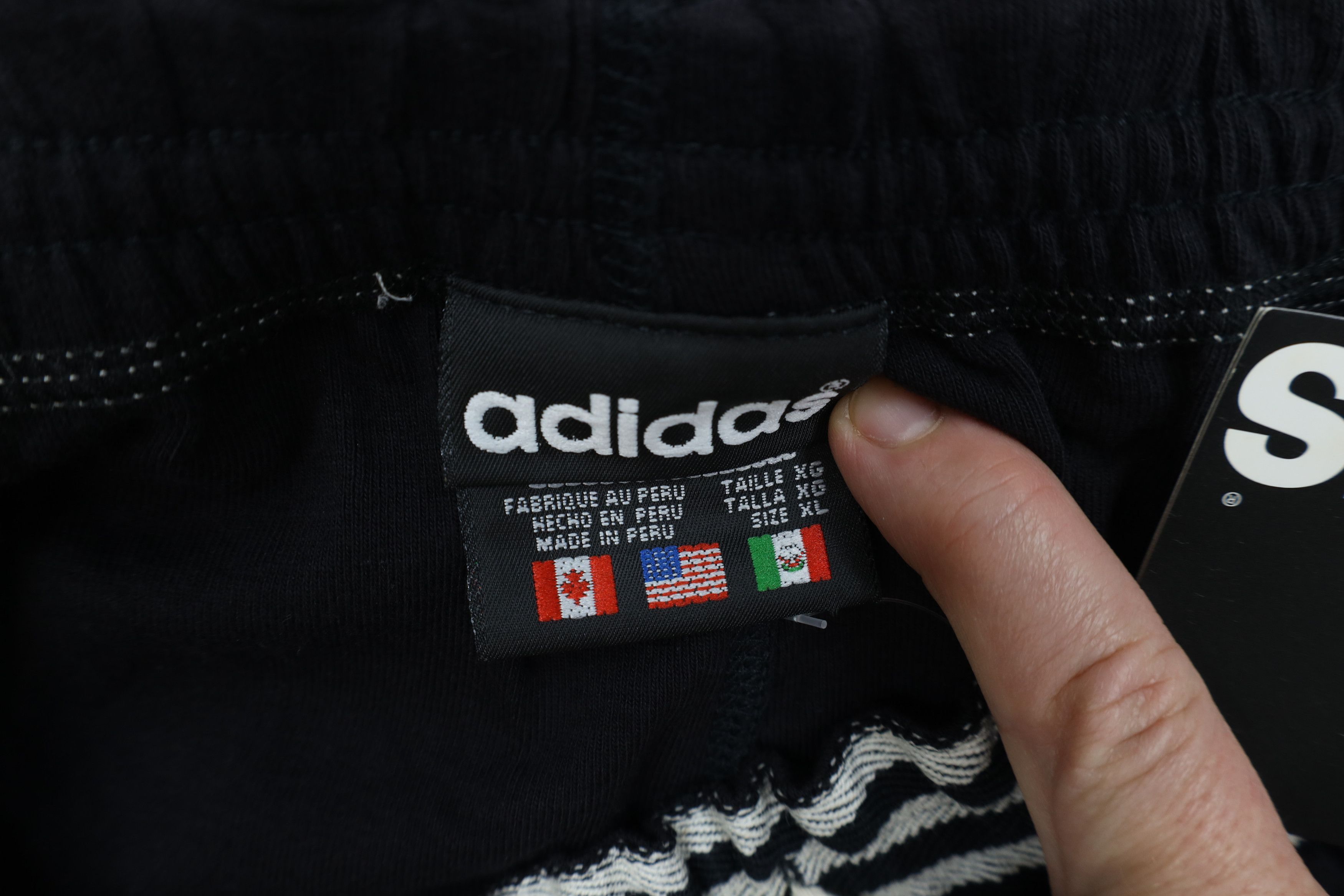Adidas Deadstock Vintage 90s Adidas Striped Above Knee Shorts Black Size US 36 / EU 52 - 10 Thumbnail