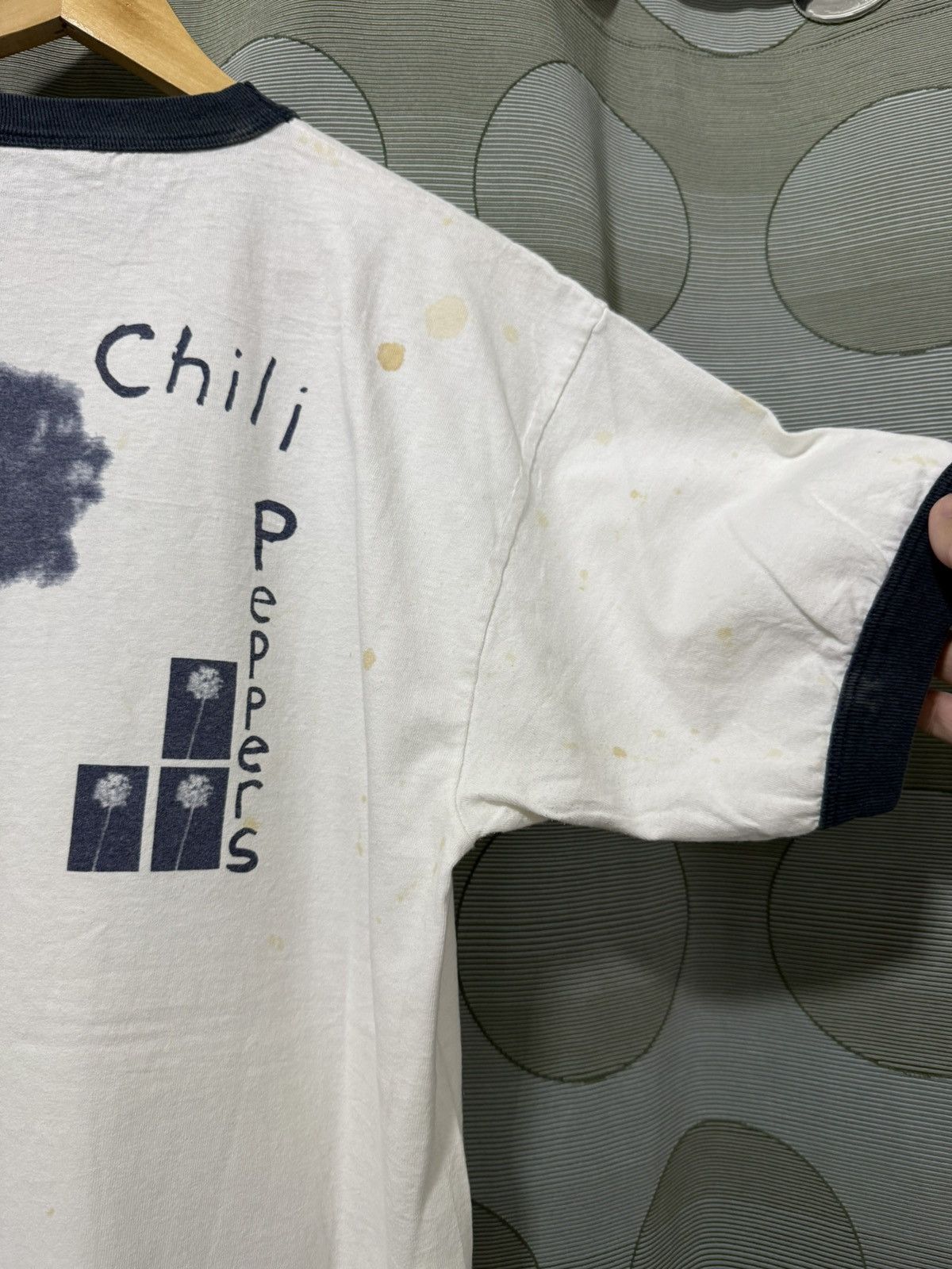Band Tees Vintage Red Hot Chili Peppers band tee Size US L / EU 52-54 / 3 - 13 Thumbnail