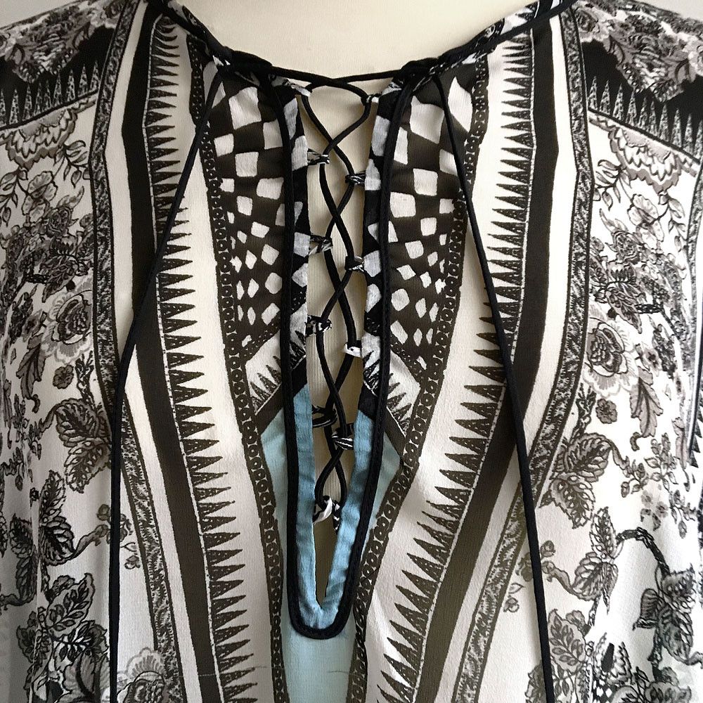 Roberto Cavalli Roberto Cavalli Blue/Black/White Silk Print Lace-Up Top Size ONE SIZE - 4 Thumbnail