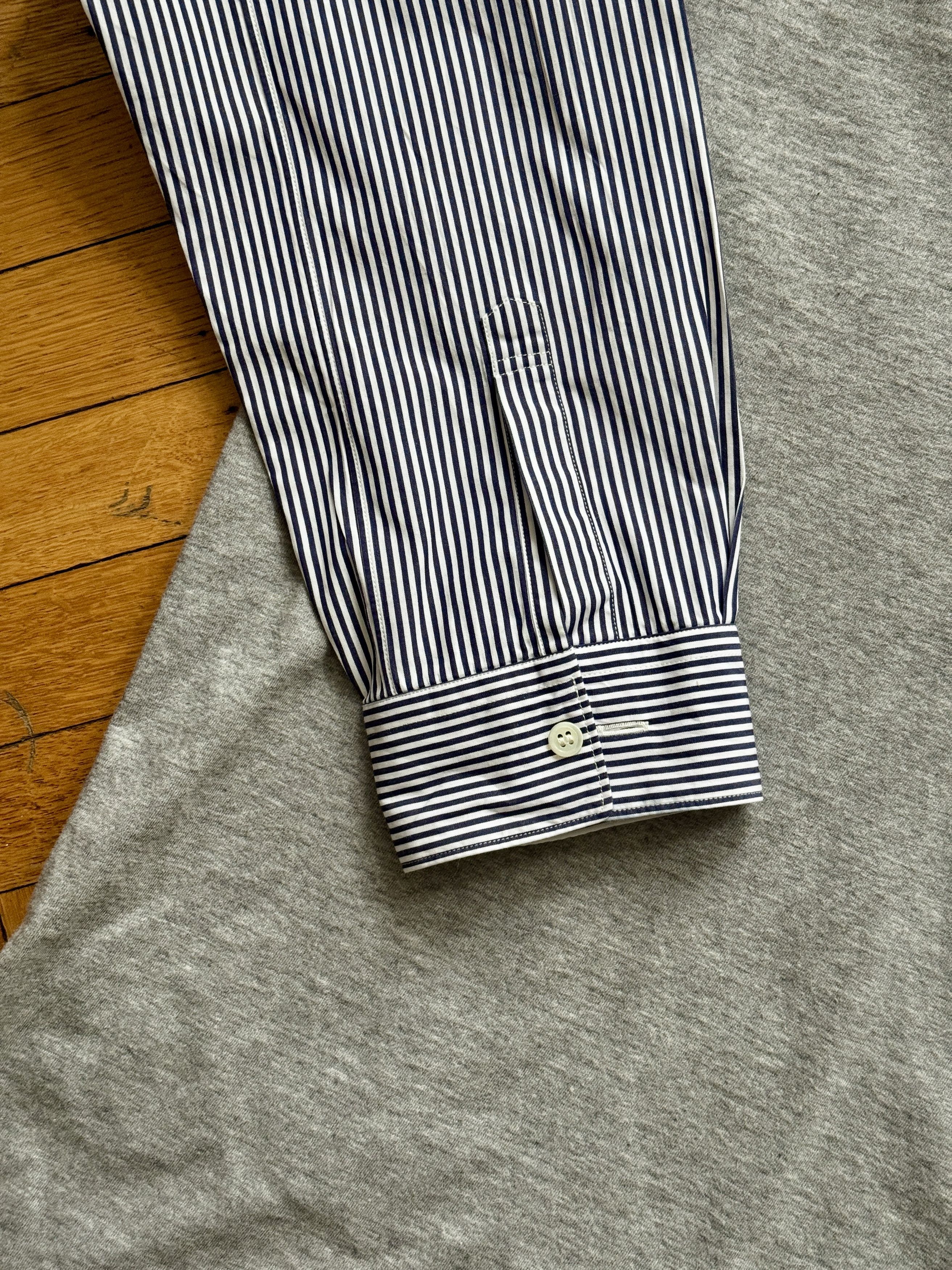 CDG by Comme des Garcons Dress Shirt Sleeves Tee Size US XL / EU 56 / 4 - 4 Thumbnail