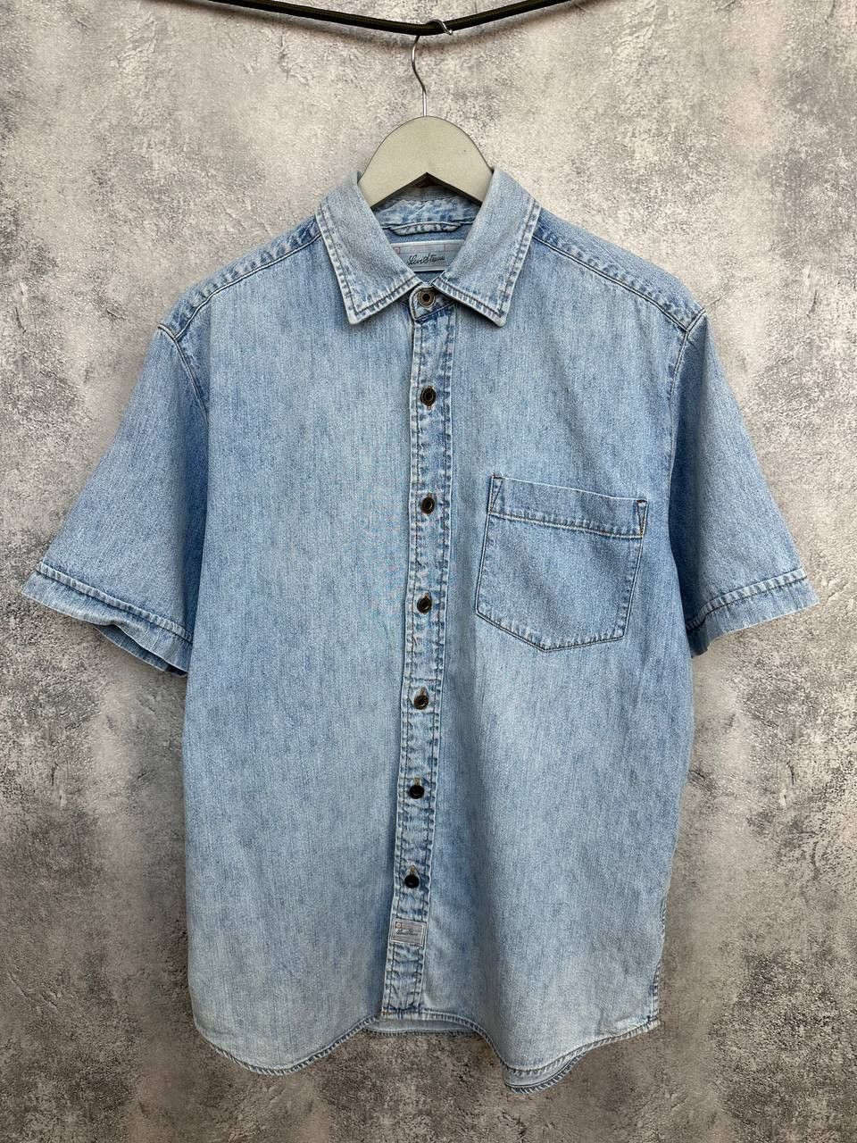 Levi's Vintage Clothing Levi’s Signature Denim Shirt Light Wash Cotton Short Sleeve Size US M / EU 48-50 / 2 - 1 Thumbnail