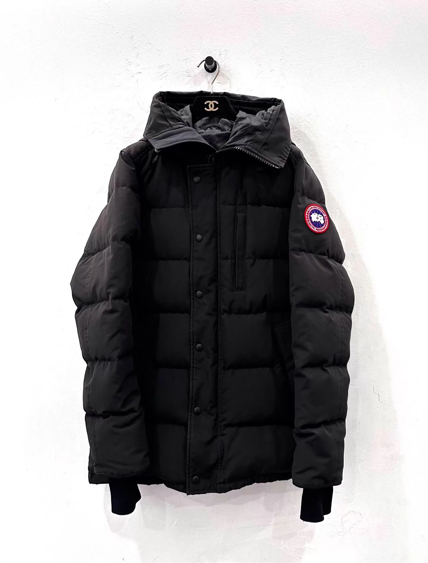 Canada Goose Canada Goose Carson Black Down Jacket L Red Logo Size L / US 10 / IT 46 - 1 Thumbnail