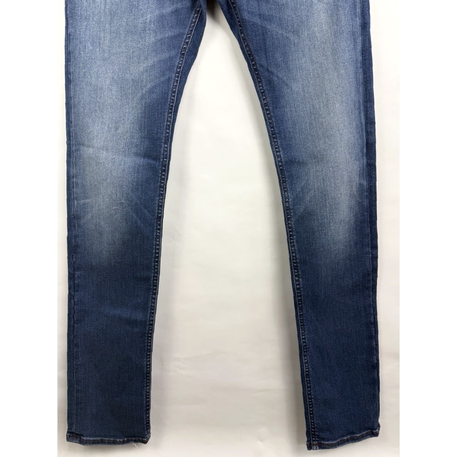 Vintage Handpicked Luxury Jeans Made in Italy Slim Fit Size 30 Jeans Mens Slim 30 Blue 32.68 Inseam Size US 30 / EU 46 - 5 Thumbnail