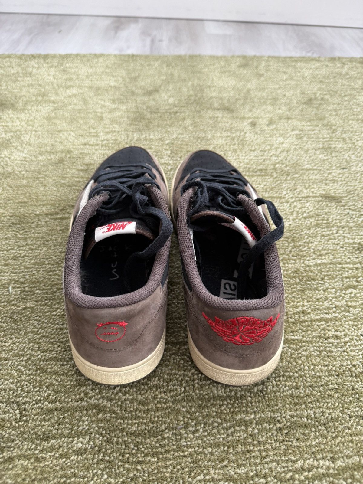 Jordan Brand × Travis Scott Jordan 1 Low x Travis Scott OG Mocha size 10.5 Size US 10.5 / EU 43-44 - 17 Thumbnail