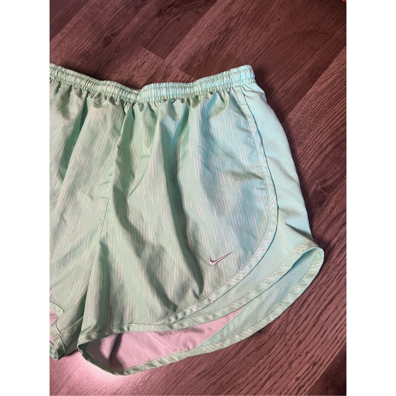 Nike Nike Green Patterned Dri-Fit Shorts Woman’s Size Medium Size 28" / US 6 / IT 42 - 2 Thumbnail