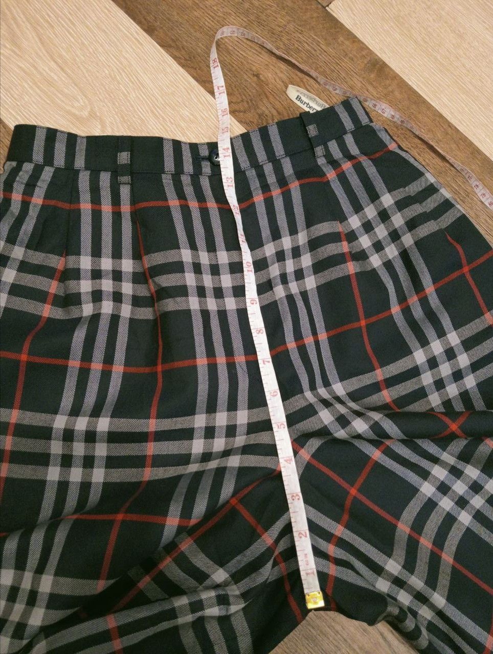 Burberry VINTAGE BURBERRYS NOVA CHECK WOOL SHORTPANTS Size 26" / US 2 / IT 38 - 10 Thumbnail