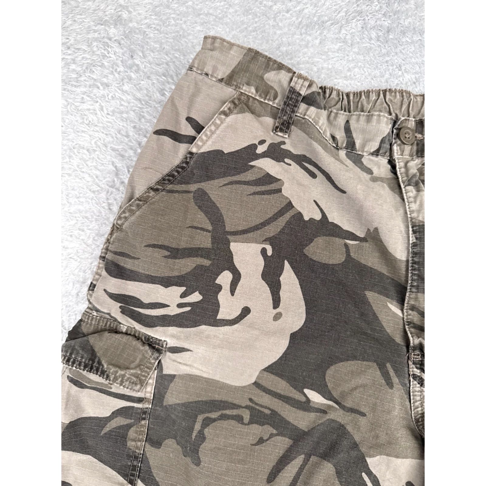 Wrangler Wrangler Shorts Mens 38 Brown Camouflage Cargo Rip-Stop Cotton Blend Hike 38x10 Camouflage Cargo Pocket Mens Shorts Size US 38 / EU 54 - 4 Thumbnail