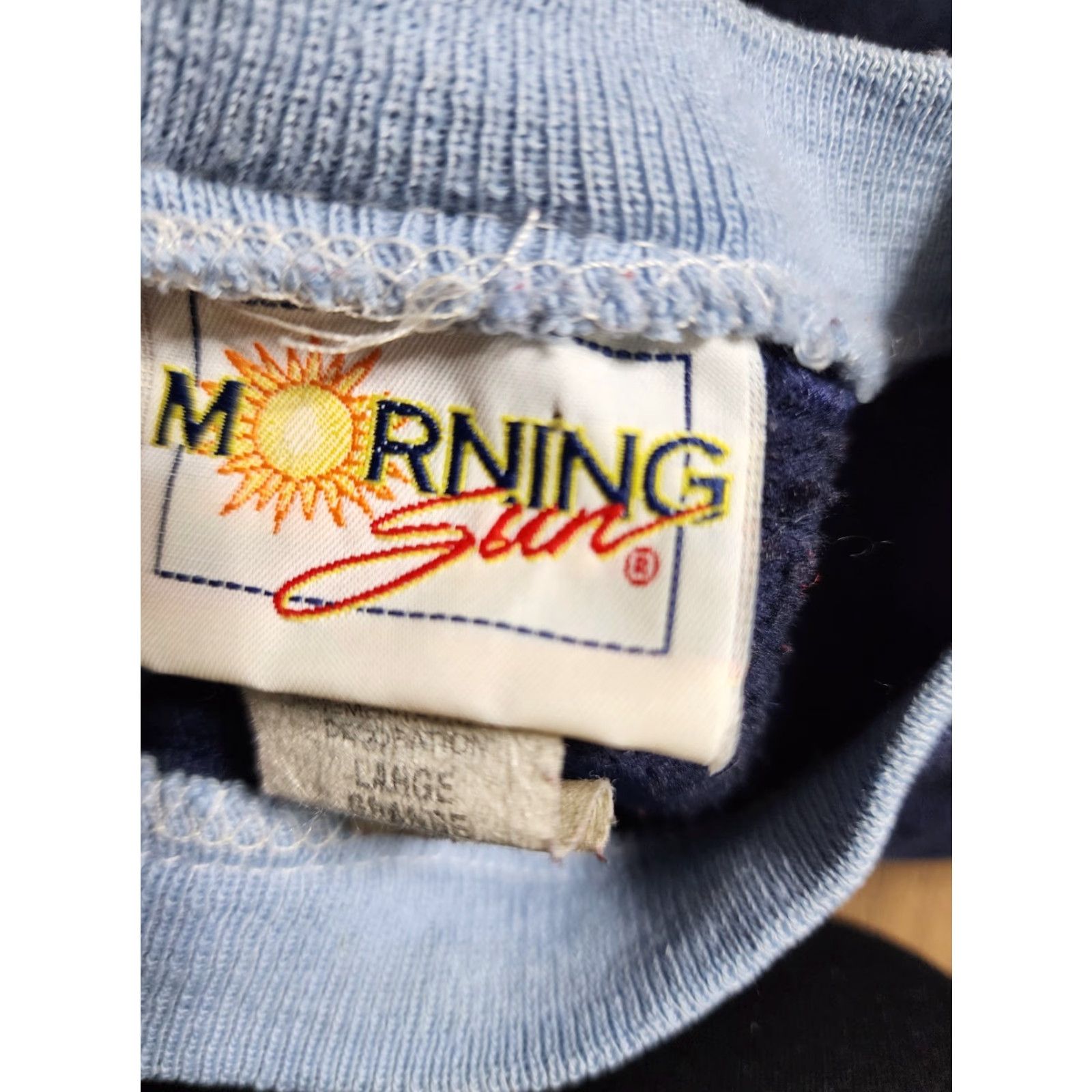 Vintage VINTAGE Morning Sun Sweatshirt Woman L Blue 90s Christmas Snow Forest Graphic Print Crew Neck Pullover Winter Size L / US 10 / IT 46 - 6 Thumbnail