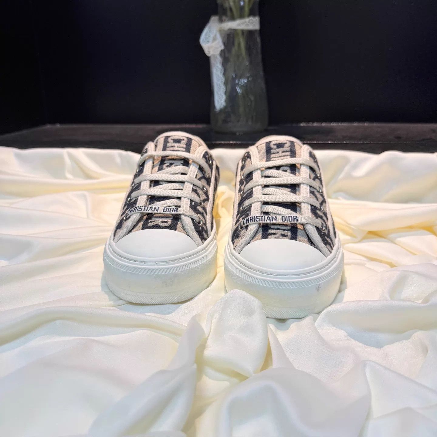 Dior Dior White&Blue DR Embroidered Sneakers 36 99 New Size US 5.5 / IT 35.5 - 2 Thumbnail
