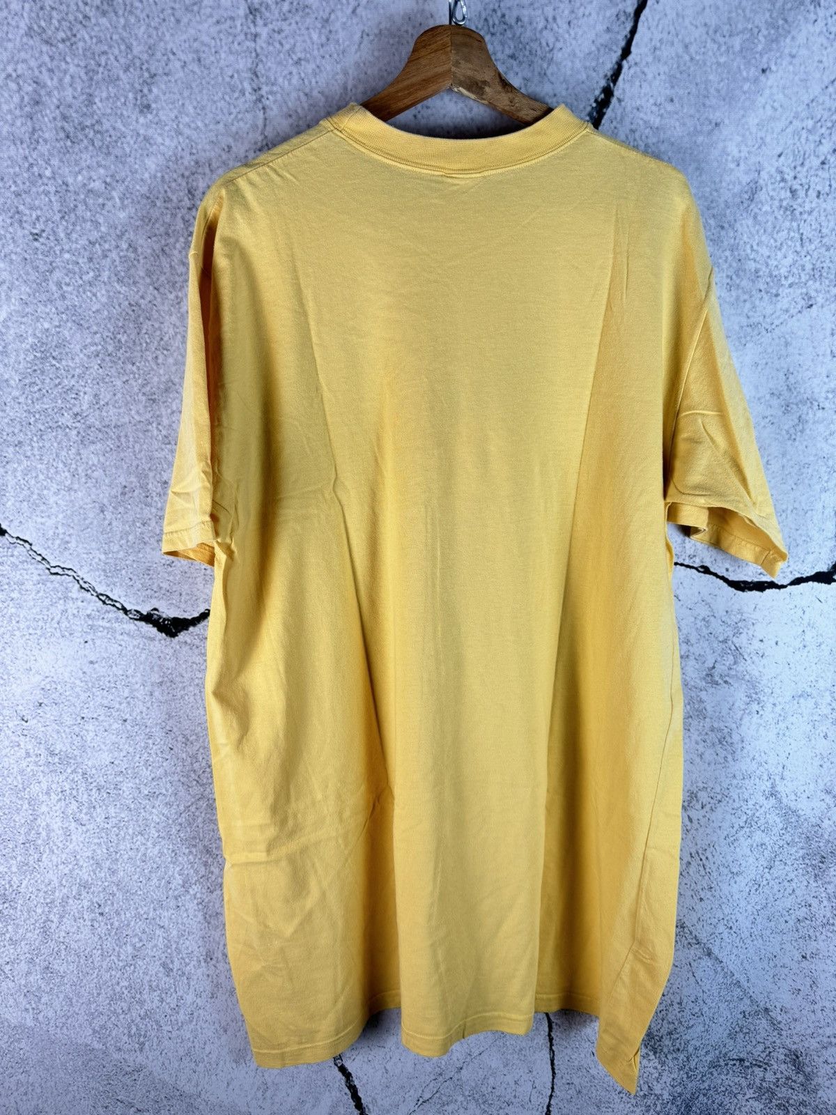 Vintage 1980s Snoopy Graphic Hug tshirt Tee Size US XL / EU 56 / 4 - 2 Thumbnail