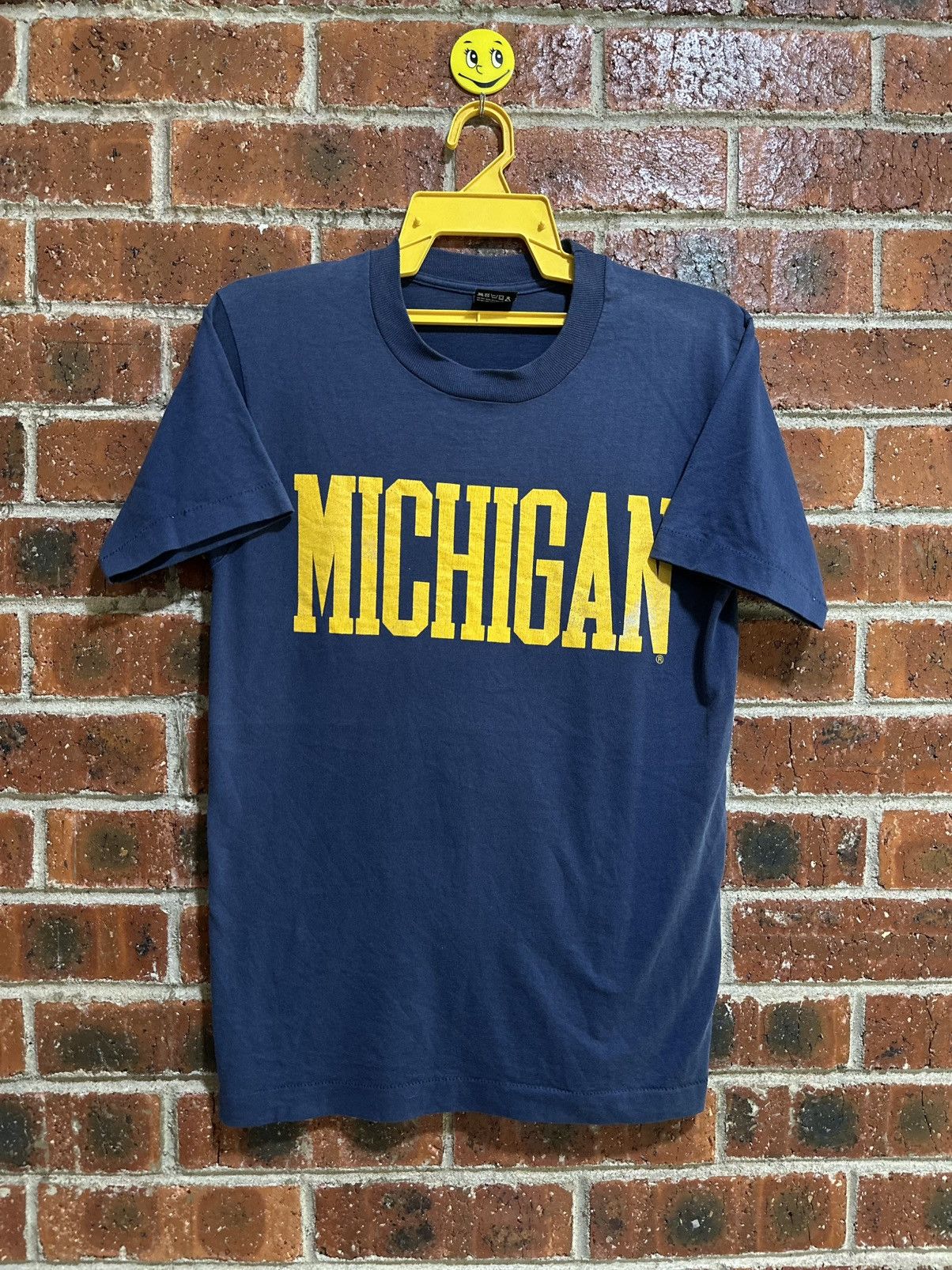Vintage Vintage 90s University Michigan Faded Tee Size US M / EU 48-50 / 2 - 1 Thumbnail