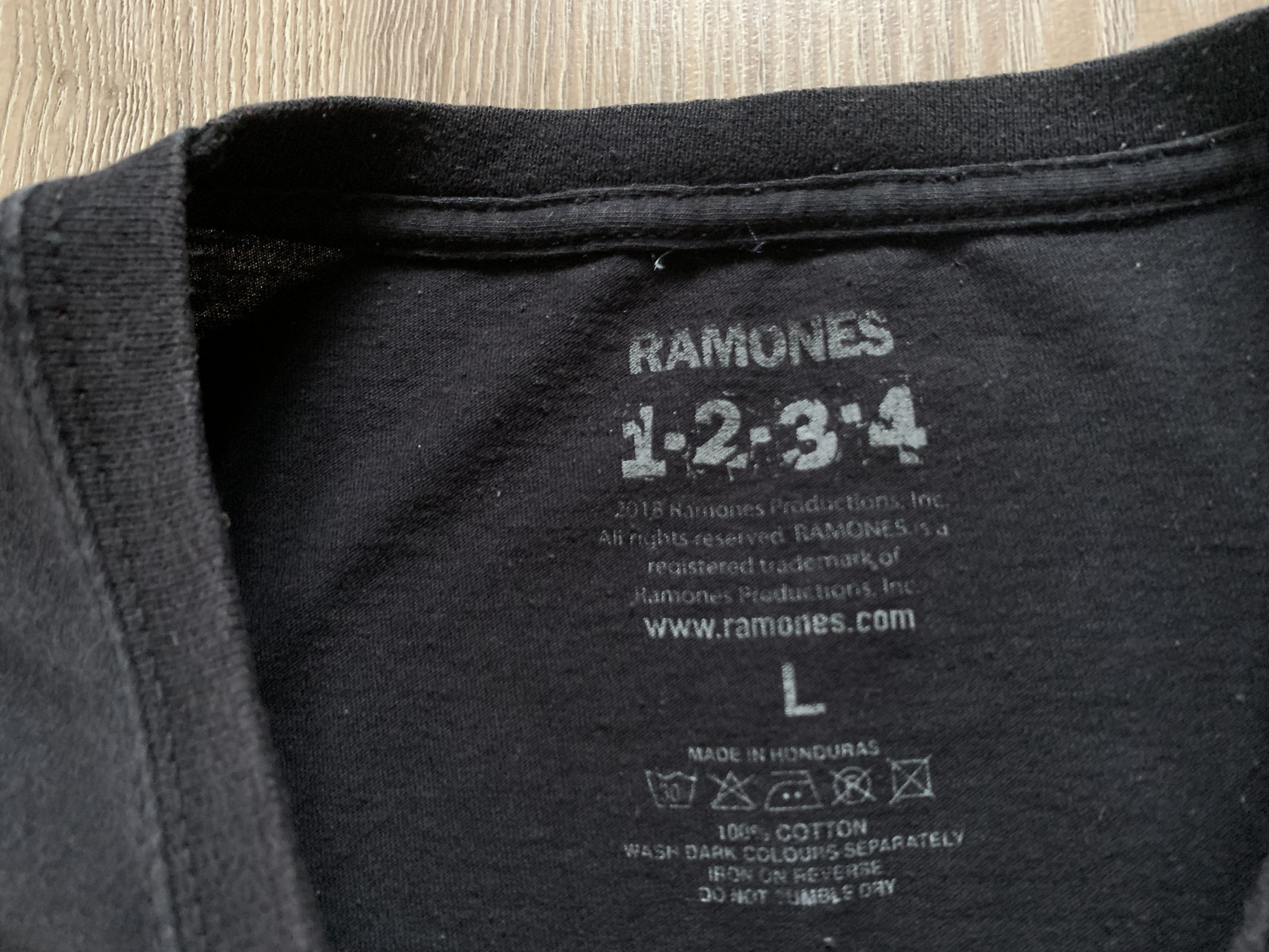 Band Tees Rare Ramones 2018 Big Logo Black T Shirt Size US L / EU 52-54 / 3 - 7 Thumbnail