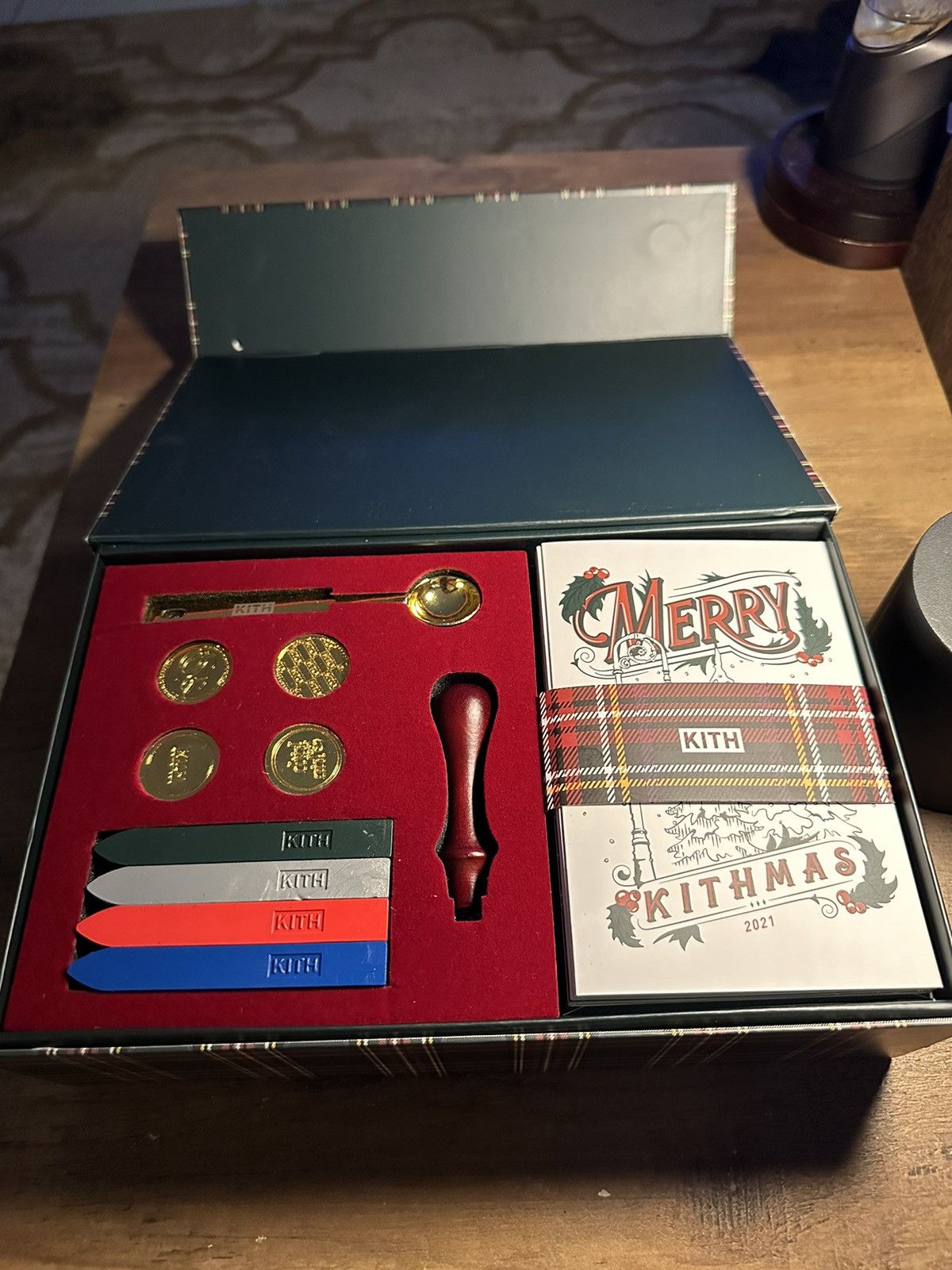 Kith 2021 Kith Christmas Card & Wax Stamp Set (Kithmas2021) Size ONE SIZE - 1 Thumbnail