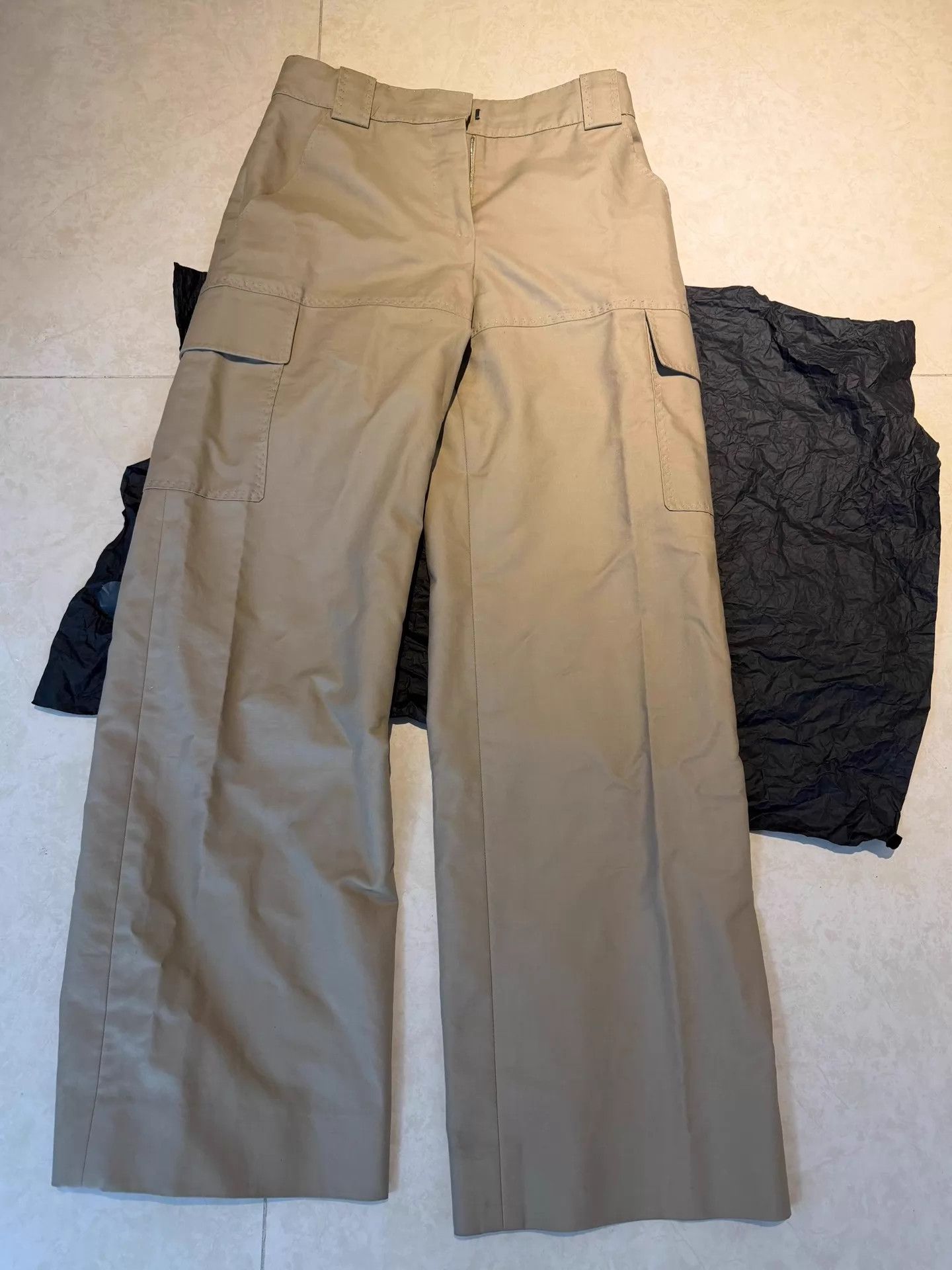 Louis Vuitton LV Multi-Pocket Utility Wide-Leg Pants Beige/Khaki 36 Size 25" / US 0 / IT 36 - 1 Thumbnail