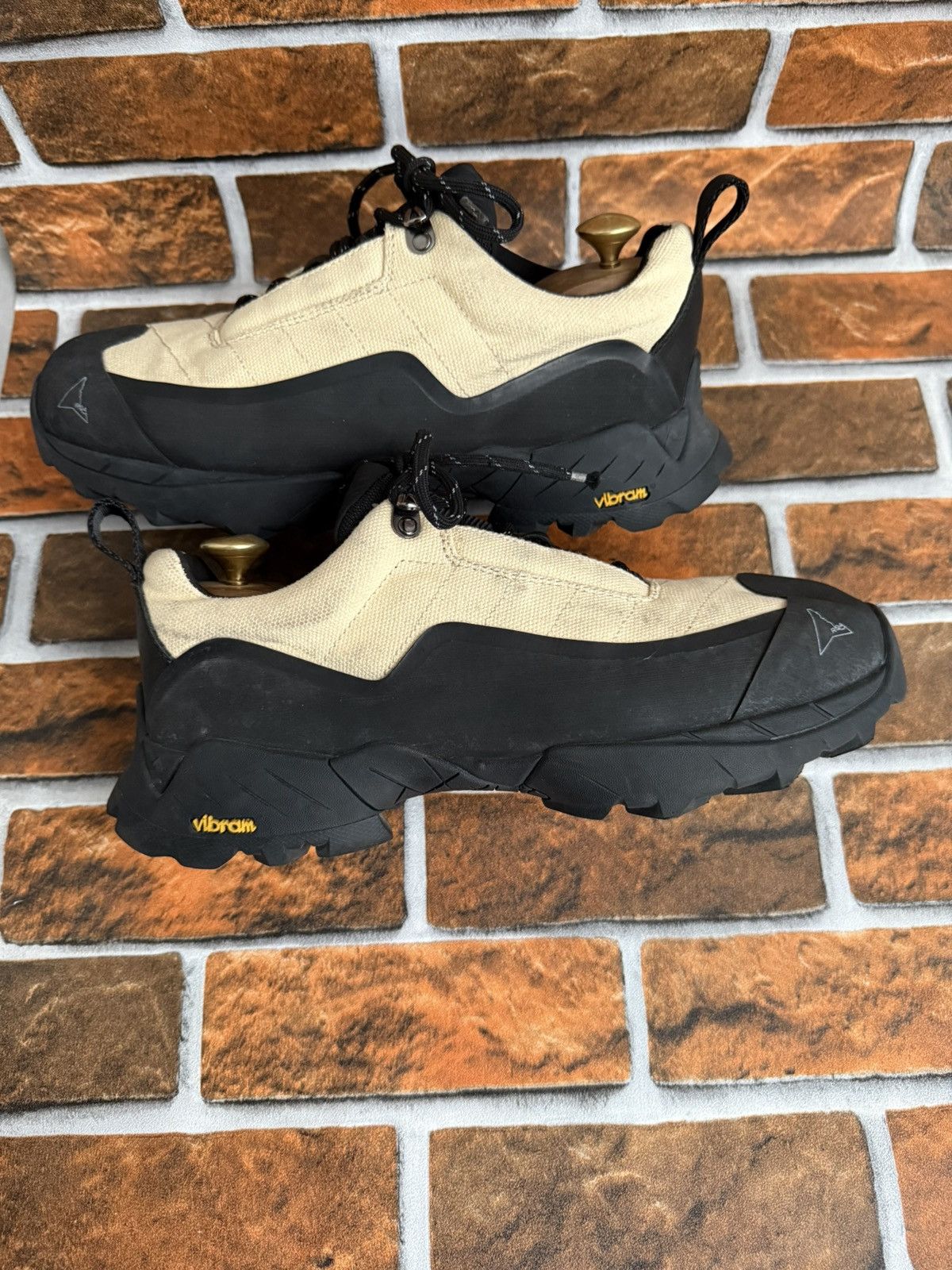 ROA Fedaia hiking boots Size US 9 / EU 42 - 13 Thumbnail