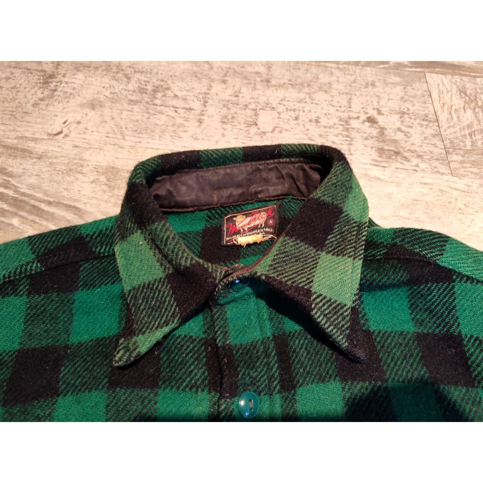 Vintage VINTAGE 1950s Woolrich Wool Flannel Plaid Button-Up Shirt Mens Heavyweight Size 16 Green Outdoor Workwear Size US L / EU 52-54 / 3 - 5 Thumbnail
