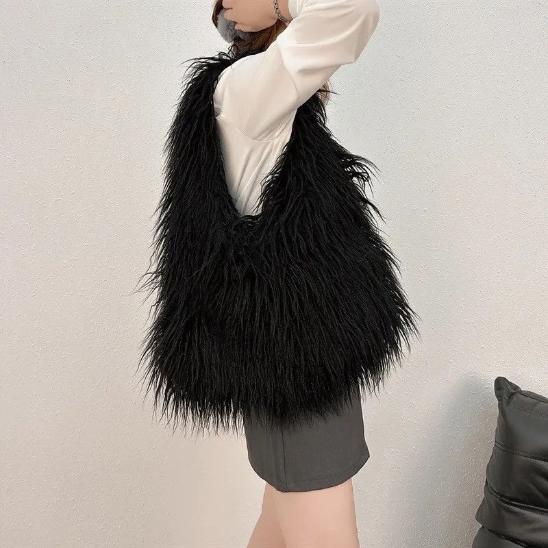 Japanese Brand Designer Soft Fluffy Faux Fur Shoulder Bag Size ONE SIZE - 2 Thumbnail