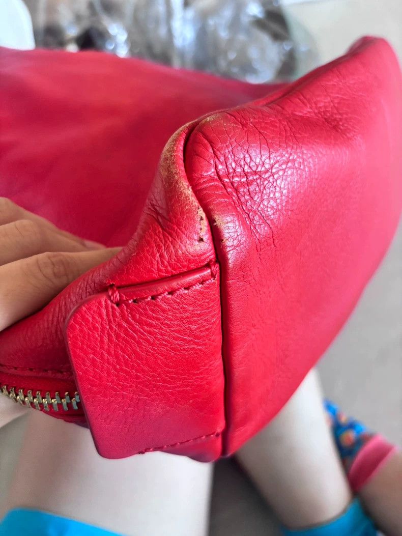 Givenchy Givenchy Red Textured Cowhide Bucket Bag Size ONE SIZE - 3 Thumbnail