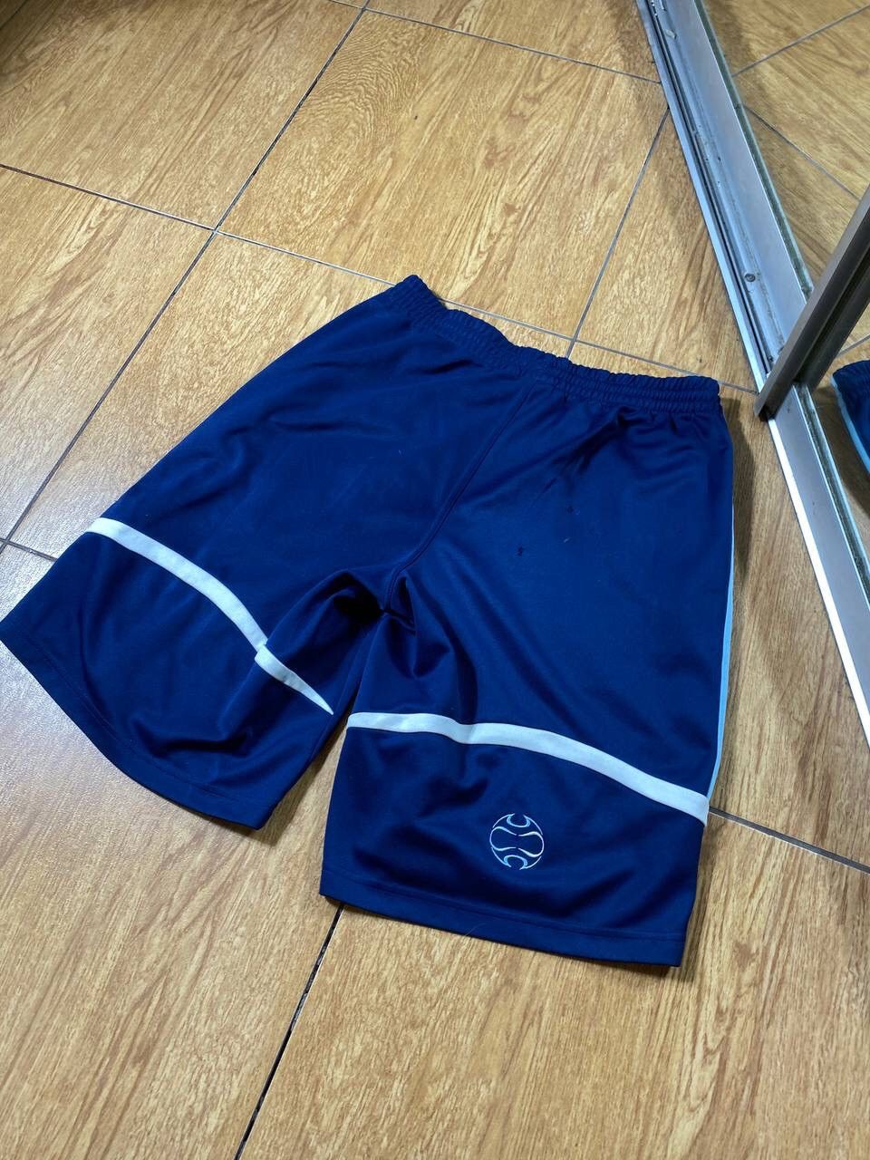Adidas × Vintage Vintage Adidas shorts streetwear y2k casual style Size US 36 / EU 52 - 8 Thumbnail