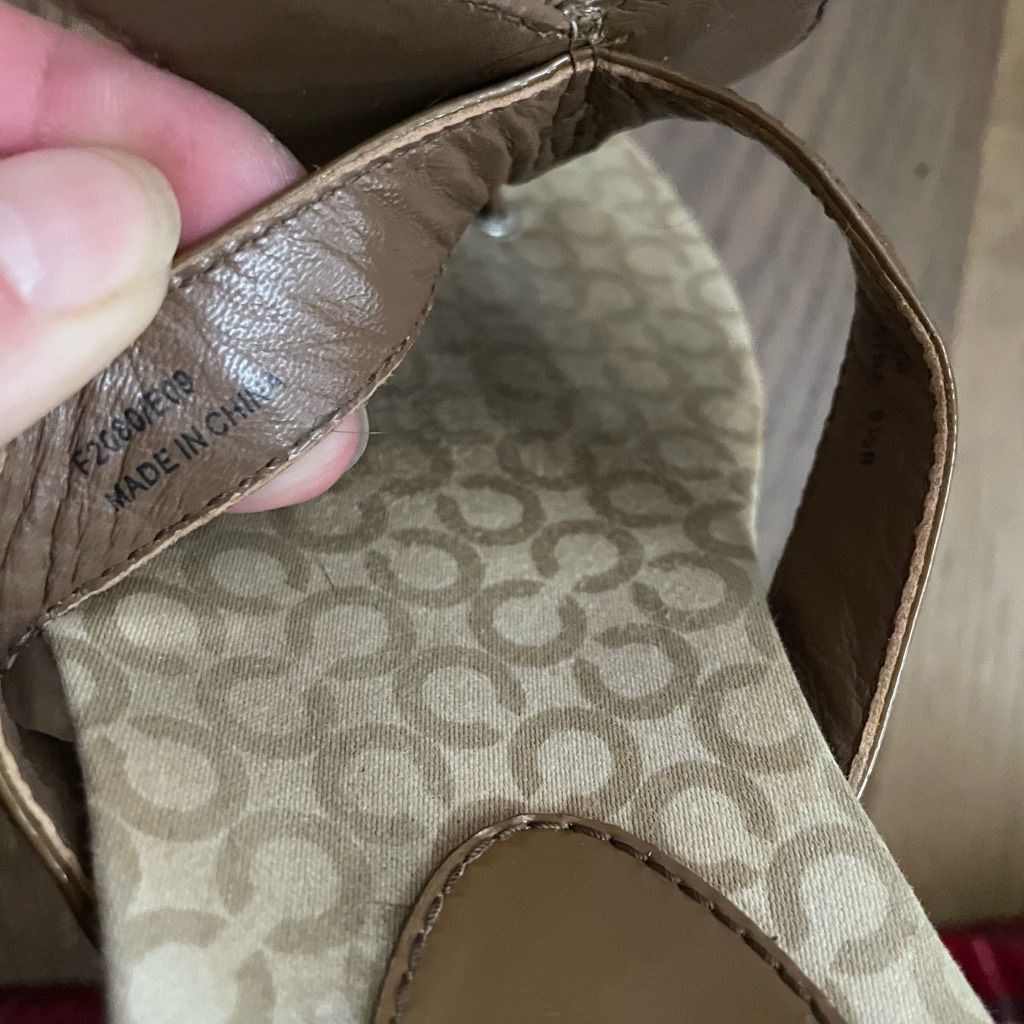 Coach Coach Petra Brown Butterfly Thong Slip-On Flip Flop Sandals Size US 8.5 / IT 38.5 - 6 Thumbnail