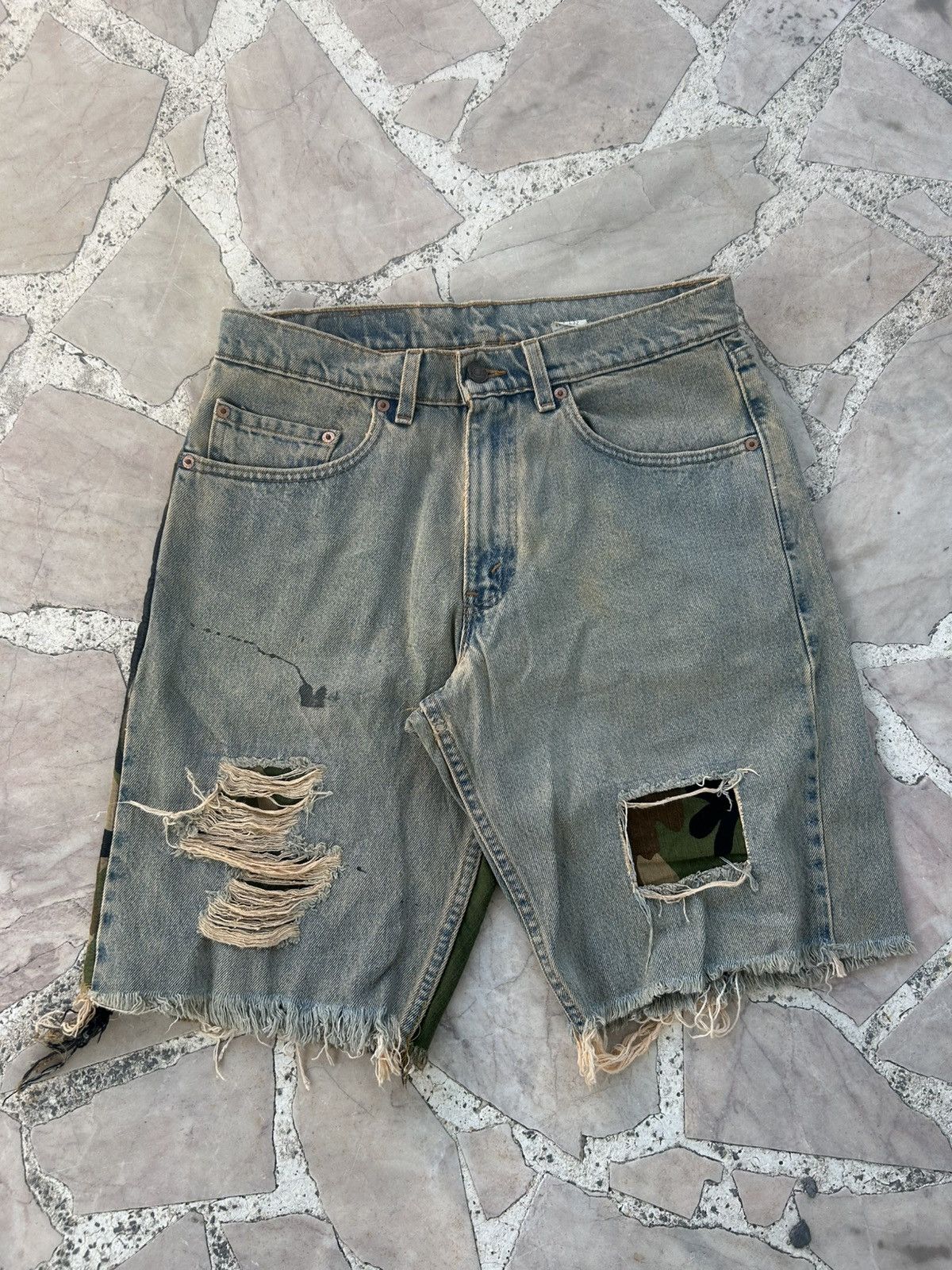Levi's Levis 565 Denim Camo Shorts Size US 31 - 1 Thumbnail