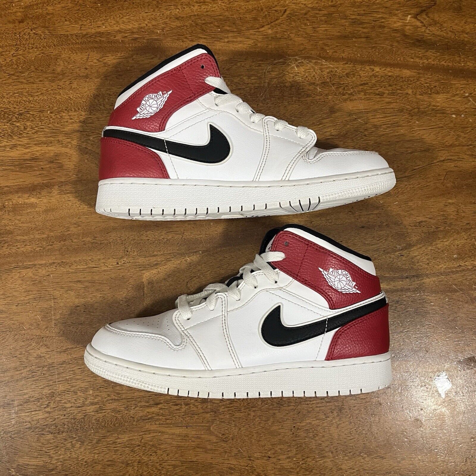 Jordan Brand Size 6Y, 7.5 Women’s- Air Jordan 1 Mid White Chicago Size US 7.5 / IT 37.5 - 2 Thumbnail