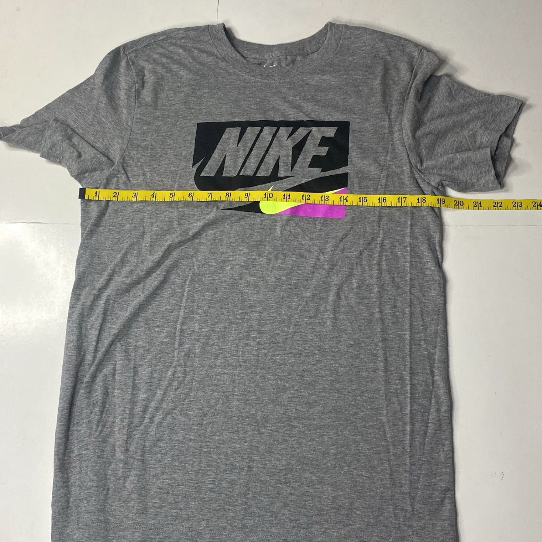 Nike Vtg Nike T Shirt Retro Colored Graphic Y2K 90s Style Small S Size US M / EU 48-50 / 2 - 4 Thumbnail