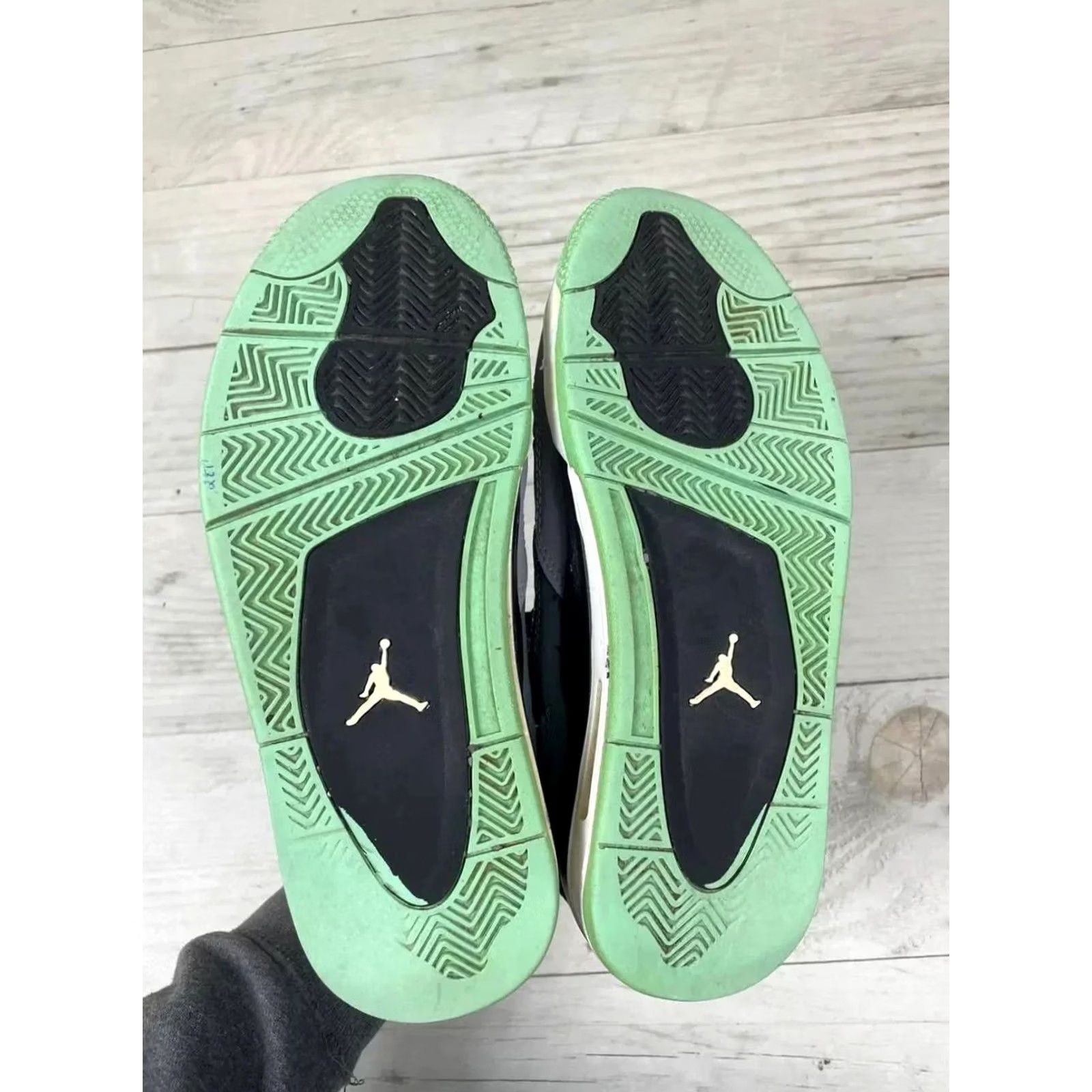 Jordan Brand Jordan Air Jordan 4 Retro Green Glow Sneakers Men US 8.5 Size US 9 / EU 42 - 7 Thumbnail