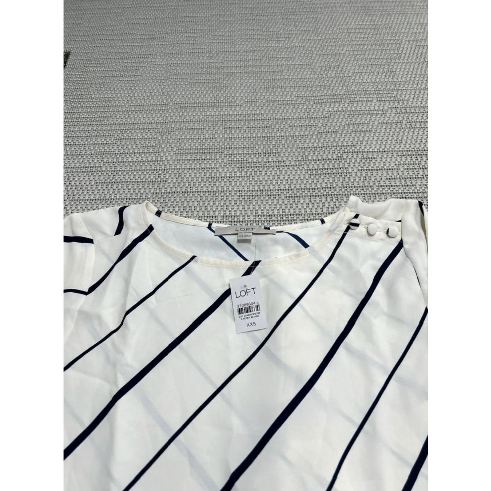 Loft Loft Blouse White Stripe Long Sleeve Round Neck Button Snapped Casual Womens XS-XXS Lightweight Preppy Modern 2XS Size XXS / US 00 / IT 34 - 3 Thumbnail