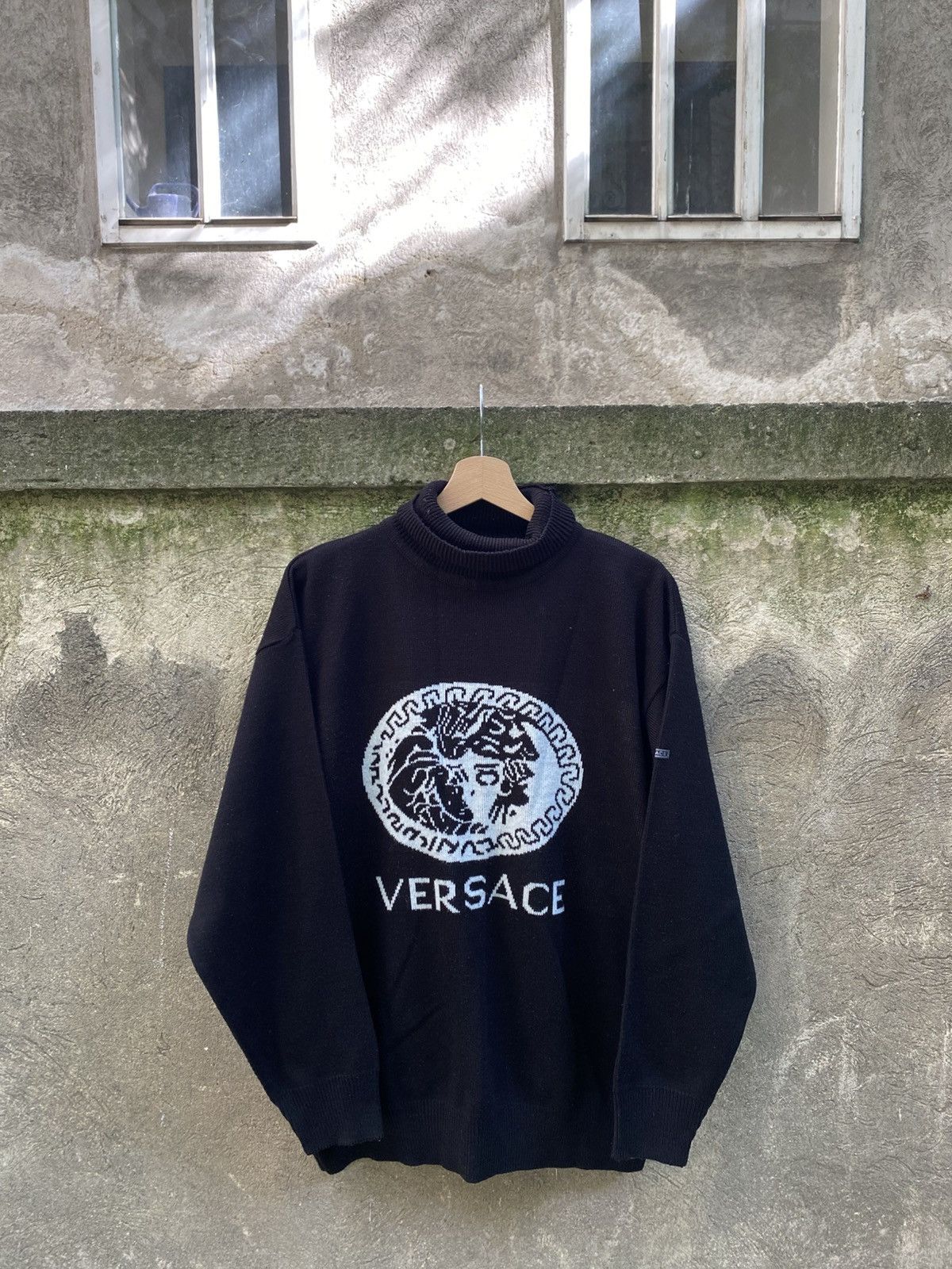 Versace × Vintage Vintage Versace Classic V2 Knitted Sweater Size US L / EU 52-54 / 3 - 1 Thumbnail