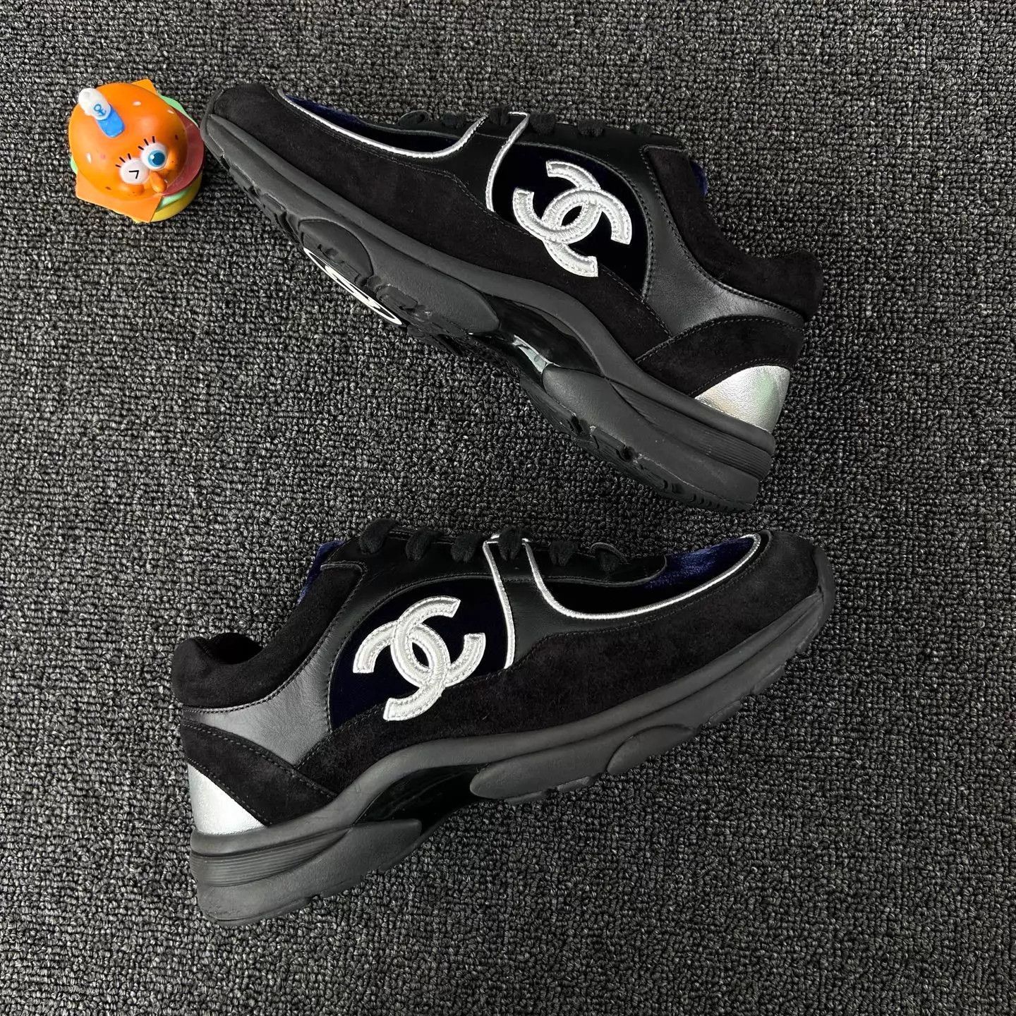 Chanel Chanel Women's Black CC Logo Sneakers Size 36 HB6854 Size US 5.5 / IT 35.5 - 4 Thumbnail