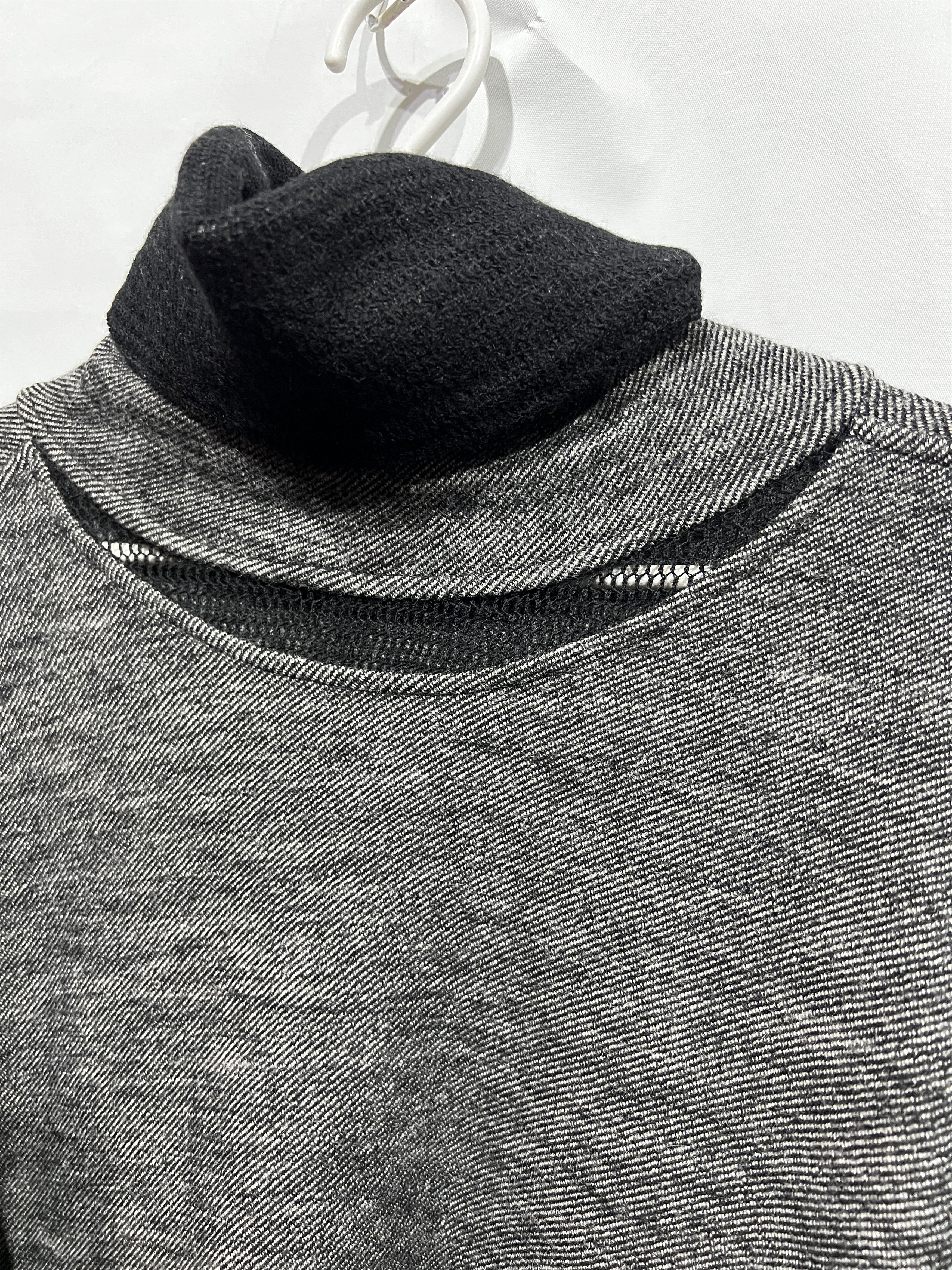 Balenciaga Balenciaga Paris Sweater Turtle Neck size M Size US M / EU 48-50 / 2 - 8 Thumbnail