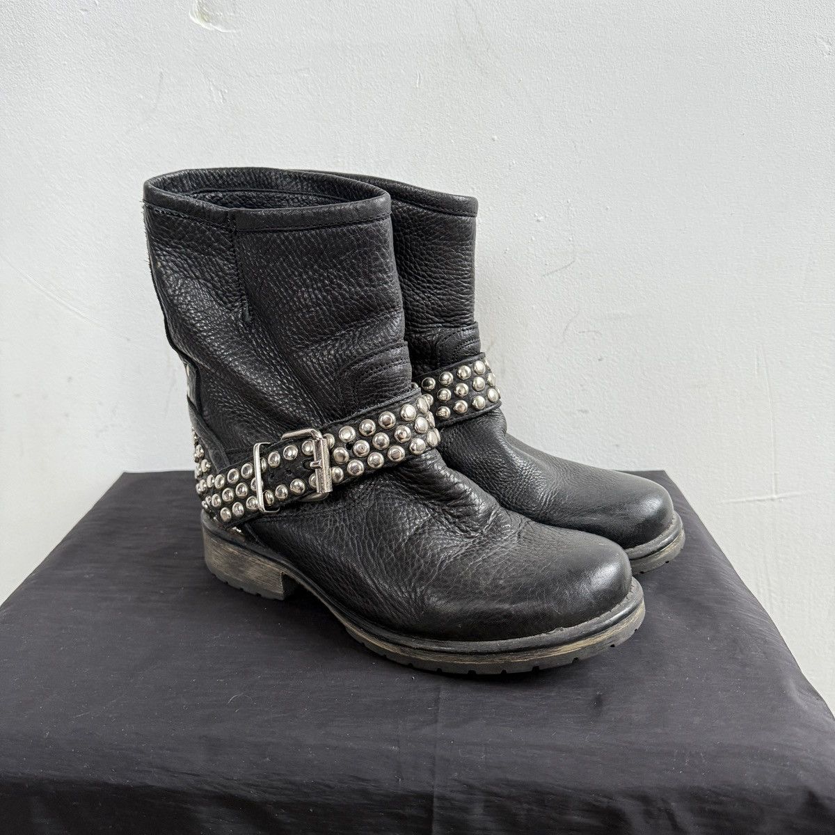 Steve Madden Steve Madden Pinned Metal Leather Ankle Boots Size US 7 / IT 37 - 3 Thumbnail
