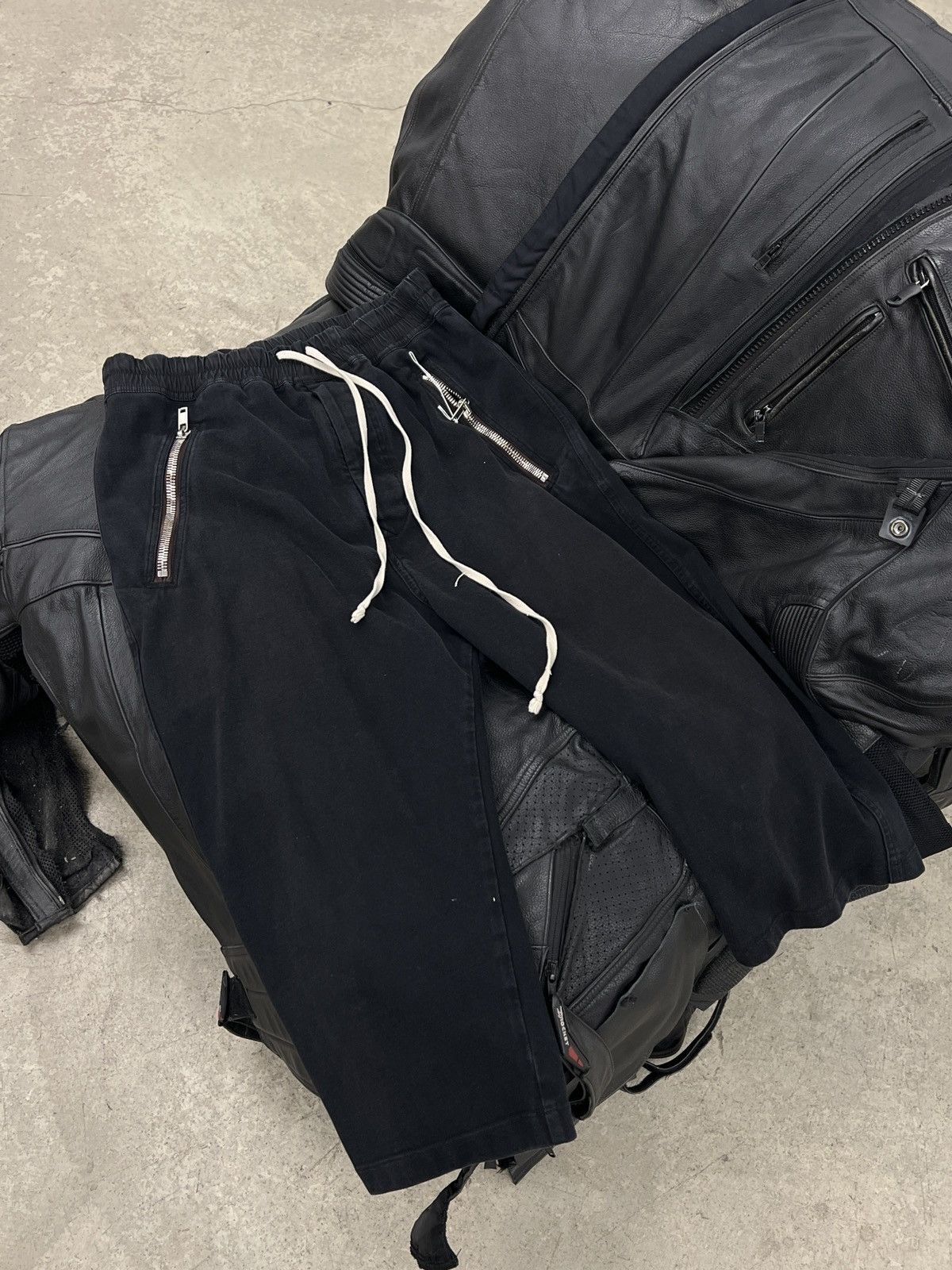 Rick Owens Rick Owens 20SS Cropped Cotton-jersey Sweatpants Size US 36 / EU 52 - 1 Thumbnail