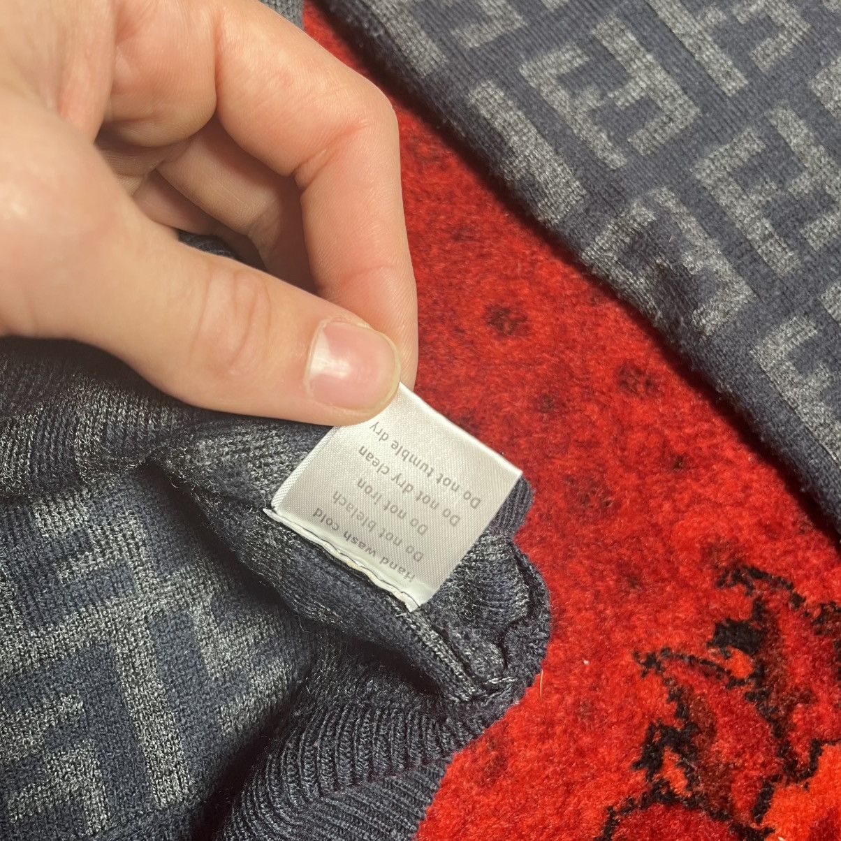 Fendi Vintage Luxury Fendi FF Monogram Wool V-Neck Sweater Navy Size M / US 6-8 / IT 42-44 - 12 Thumbnail