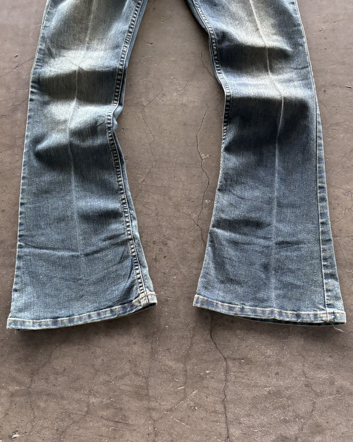 If Six Was Nine 2000s Pov Club Mud Wash Flared Denim Jeans Size US 28 / EU 44 - 2 Thumbnail