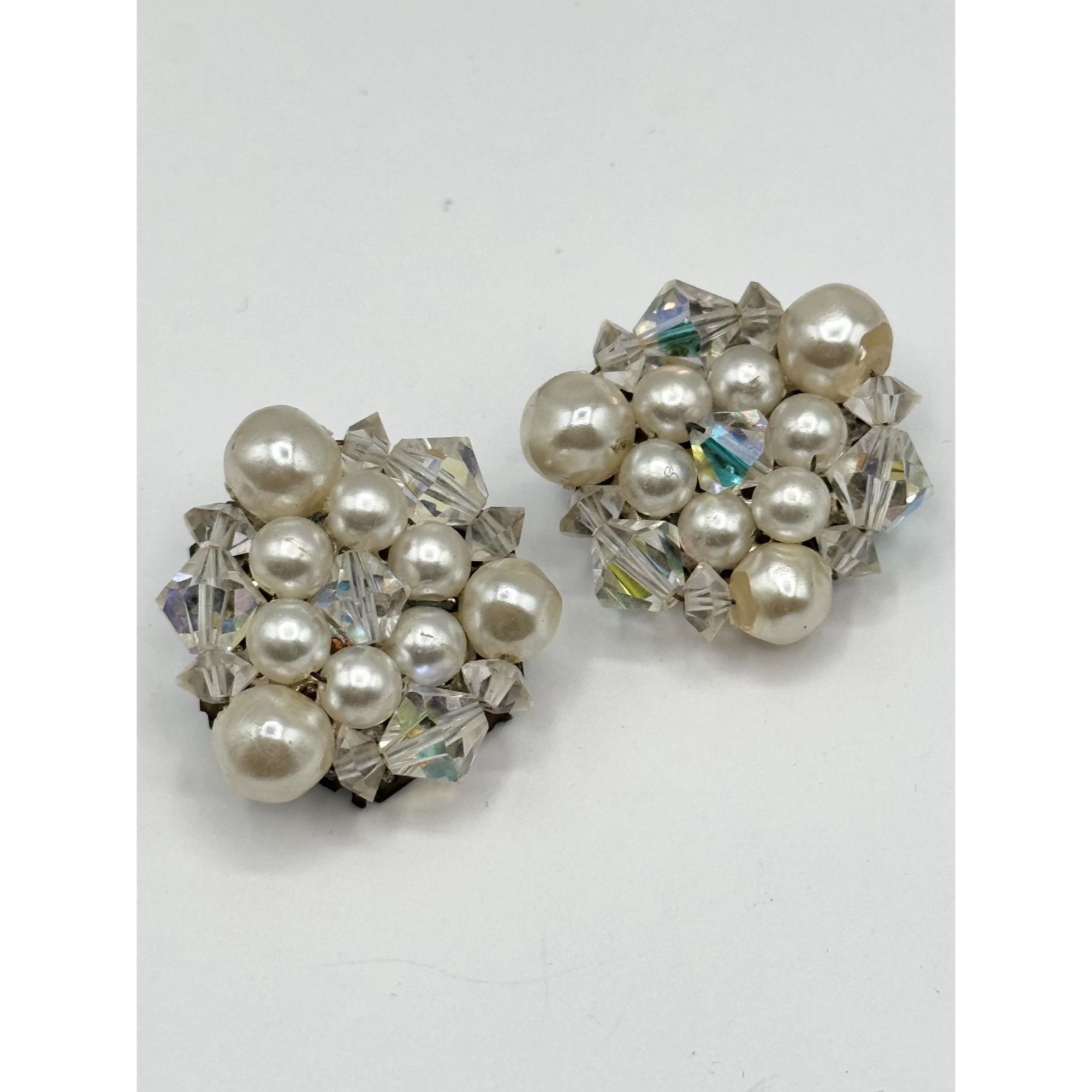 Vintage Vintage hand beaded crystal pearl cluster earrings Size ONE SIZE - 2 Thumbnail