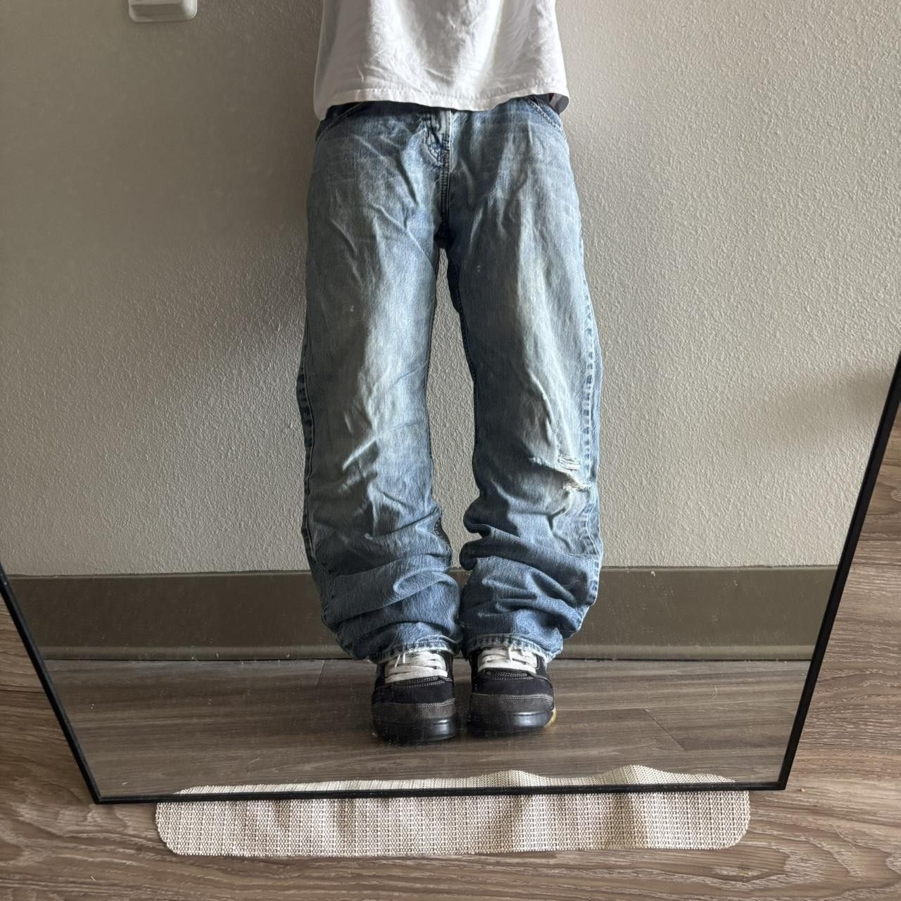 Vintage Crazy Vintage Y2K/2000s Grunge Faded Distressed Denim Jeans! 31x30 Size US 31 - 1 Thumbnail