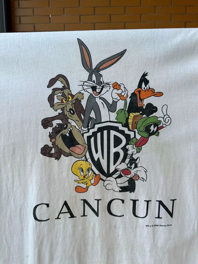 Vintage Vintage Tee 2000 Warner Bros Cancun 2505-Nextarrow Size US XL / EU 56 / 4 - 3 Thumbnail