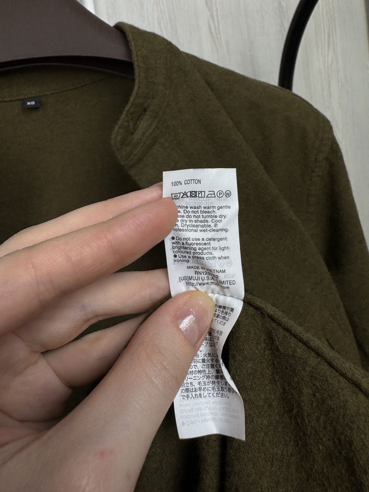 Japanese Brand Muji Khaki Green collarless long sleeve pocket shirt Size US XS / EU 42 / 0 - 9 Thumbnail