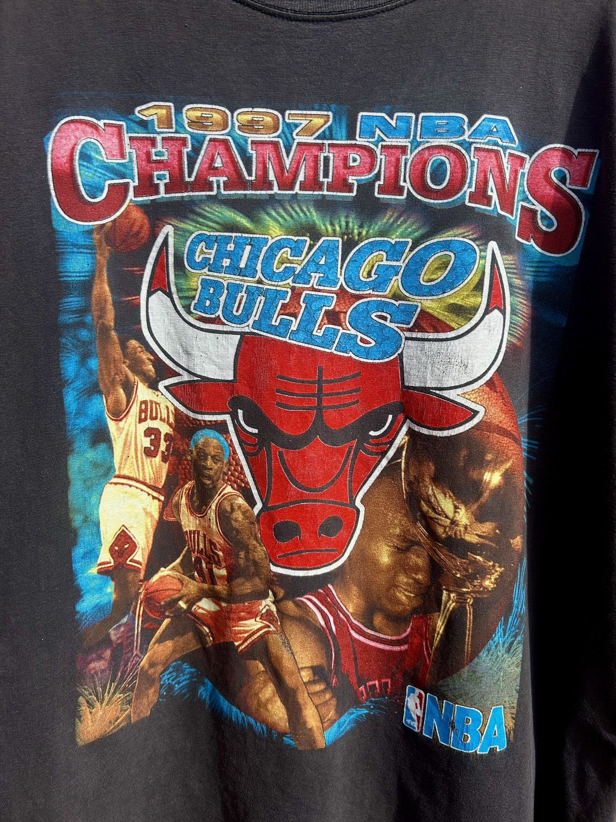 Other Extremely Rare** 1997 Chicago Bulls T-Shirt Size US XL / EU 56 / 4 - 2 Thumbnail