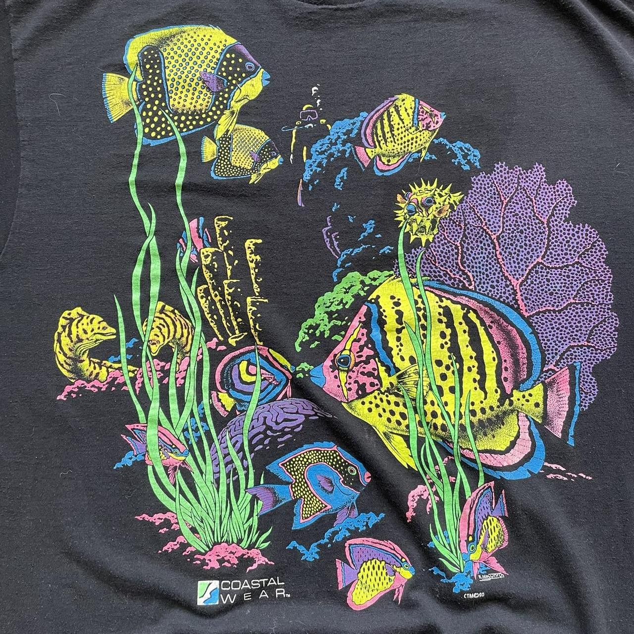 Delta × Vintage Vintage Y2K 90's Fluorescent Fish Graphic Tee Size US XL / EU 56 / 4 - 2 Thumbnail