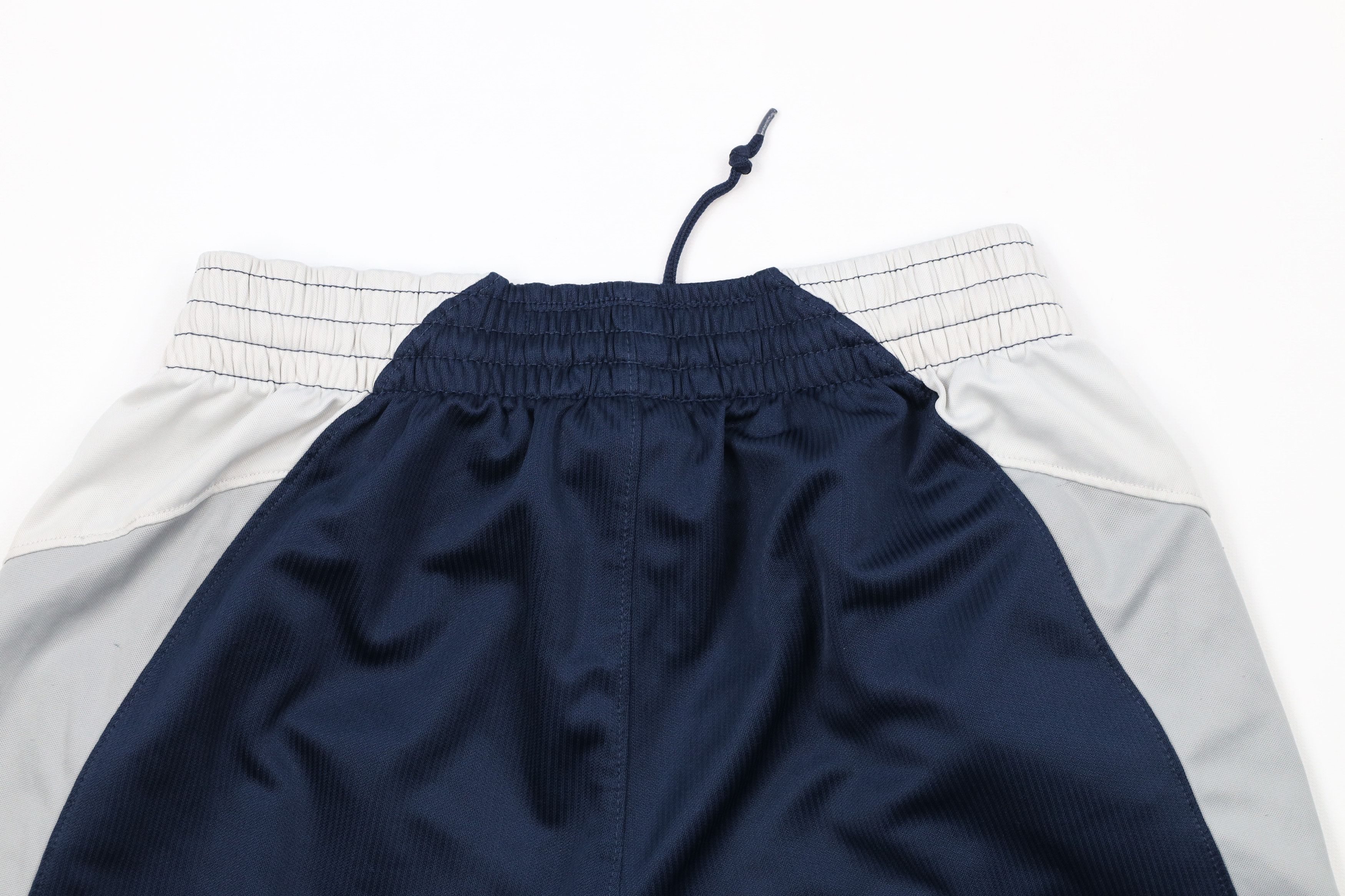 Nike × Vintage Vintage Nike Mens Mini Swoosh Above Knee Basketball Shorts Size US 30 / EU 46 - 8 Thumbnail