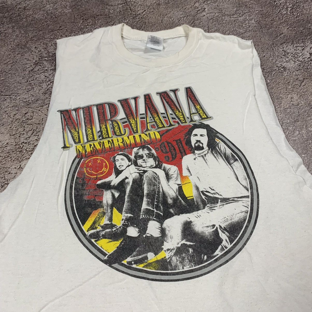 Vintage Vintage 90s Nirvana Band Tee Sun Faded Graphic Grunge Boxy L Size US L / EU 52-54 / 3 - 4 Thumbnail