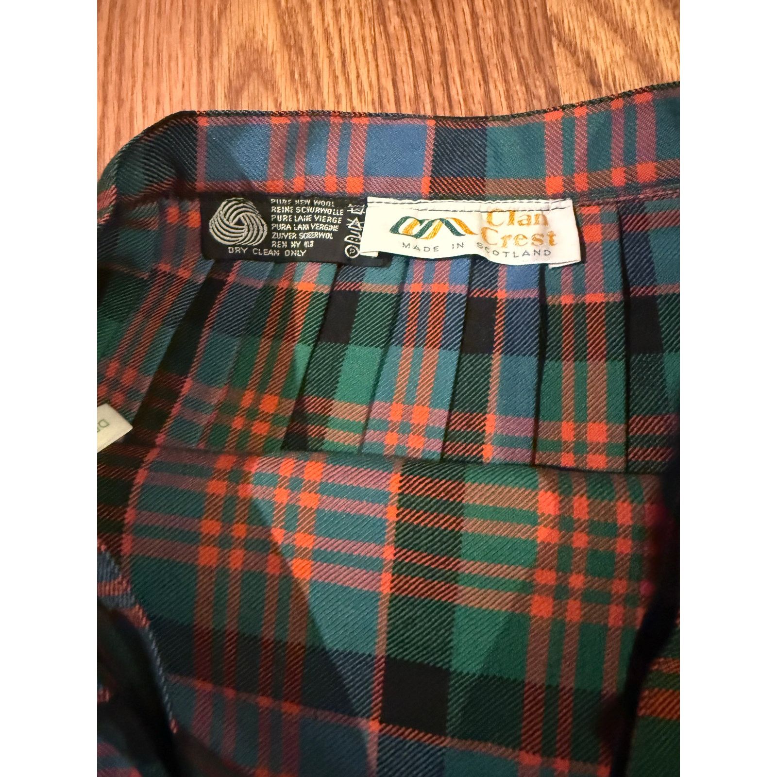Other Vintage Scottish Wool Tartan Kilt Clan Crest Made inScotland Size US 44 / EU 60 - 3 Thumbnail