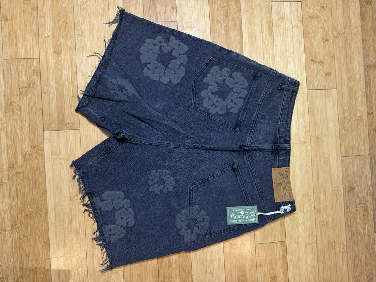 DENIM TEARS Denim Tears Mono Wreath Denim Short - Black Size Medium Size US 30 / EU 46 - 11 Thumbnail