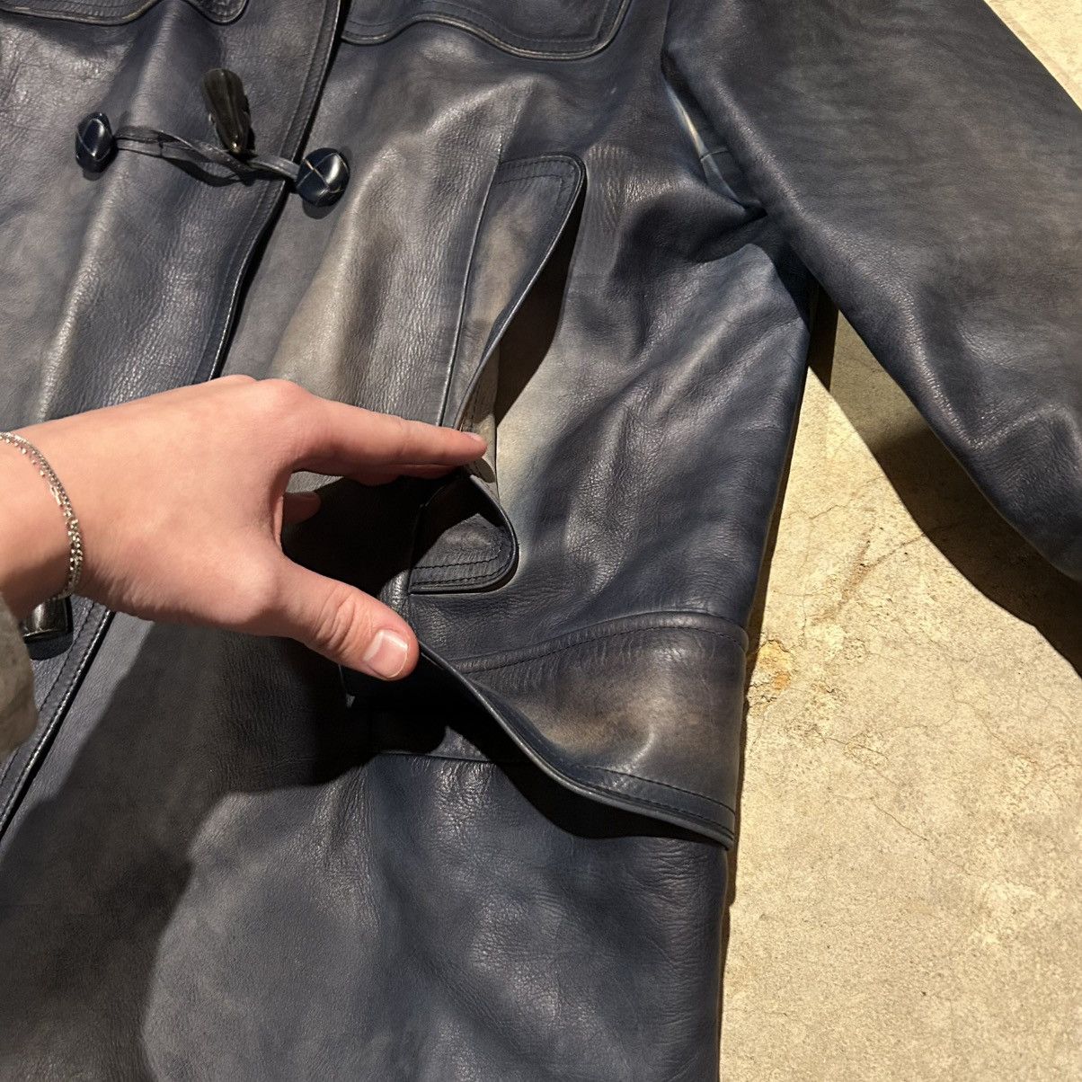 Designer × Valentino Valentino Calf Skin Patina Leather Duffle Trench Coat Rare Size US L / EU 52-54 / 3 - 6 Thumbnail