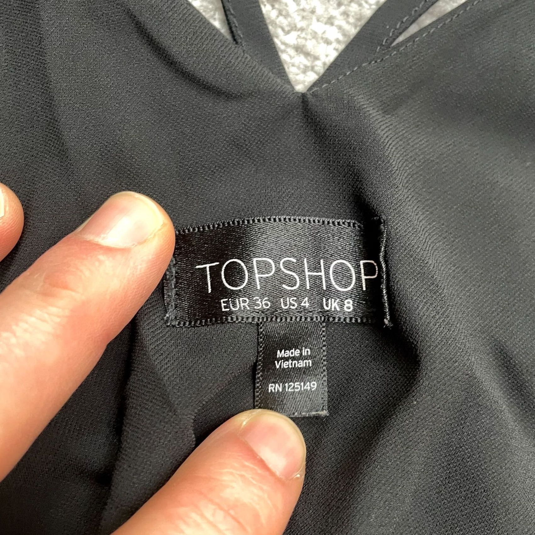 Topshop Topshop Camisole Tank Top Womens 4 Solid Black Sleeveless V-Neck Chiffon Casual Shirt Tank Mens? Size S / US 4 / IT 40 - 3 Thumbnail